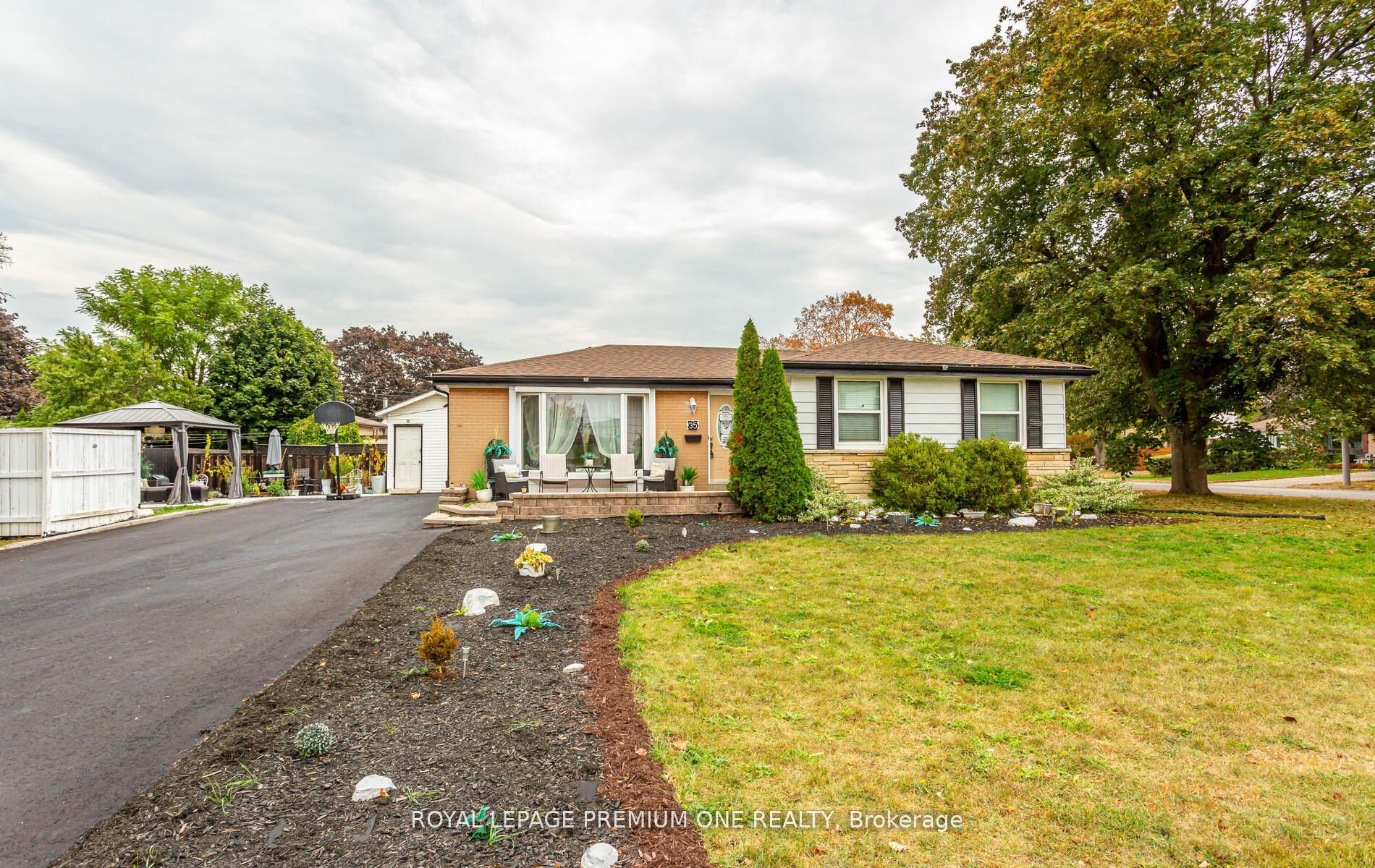35 Brentwood Dr