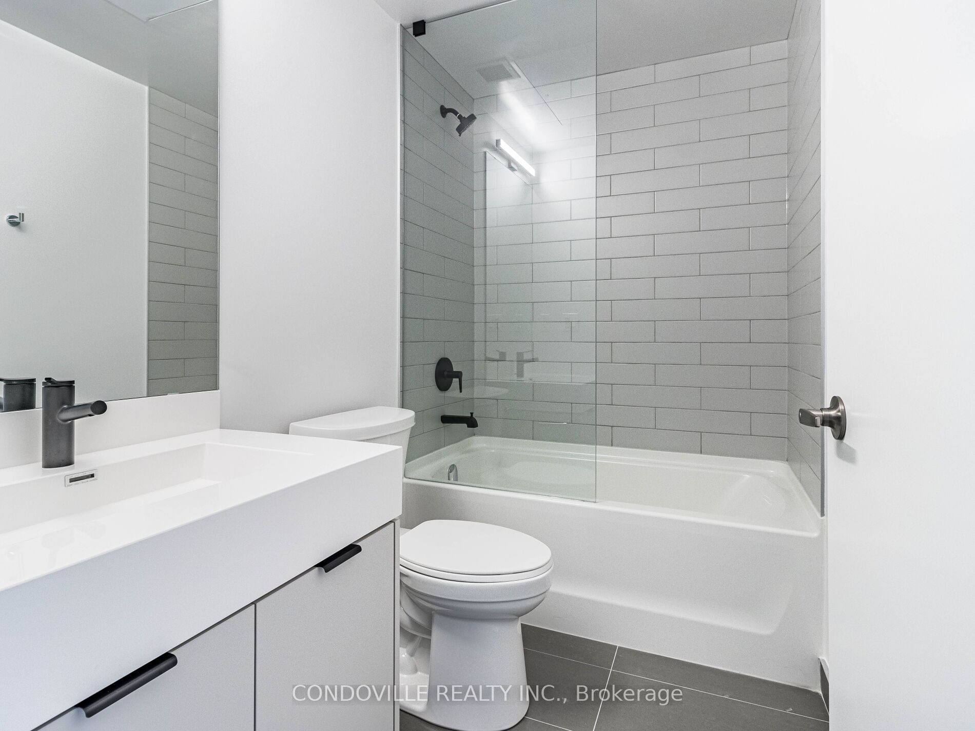 57 Brock Street W, #612