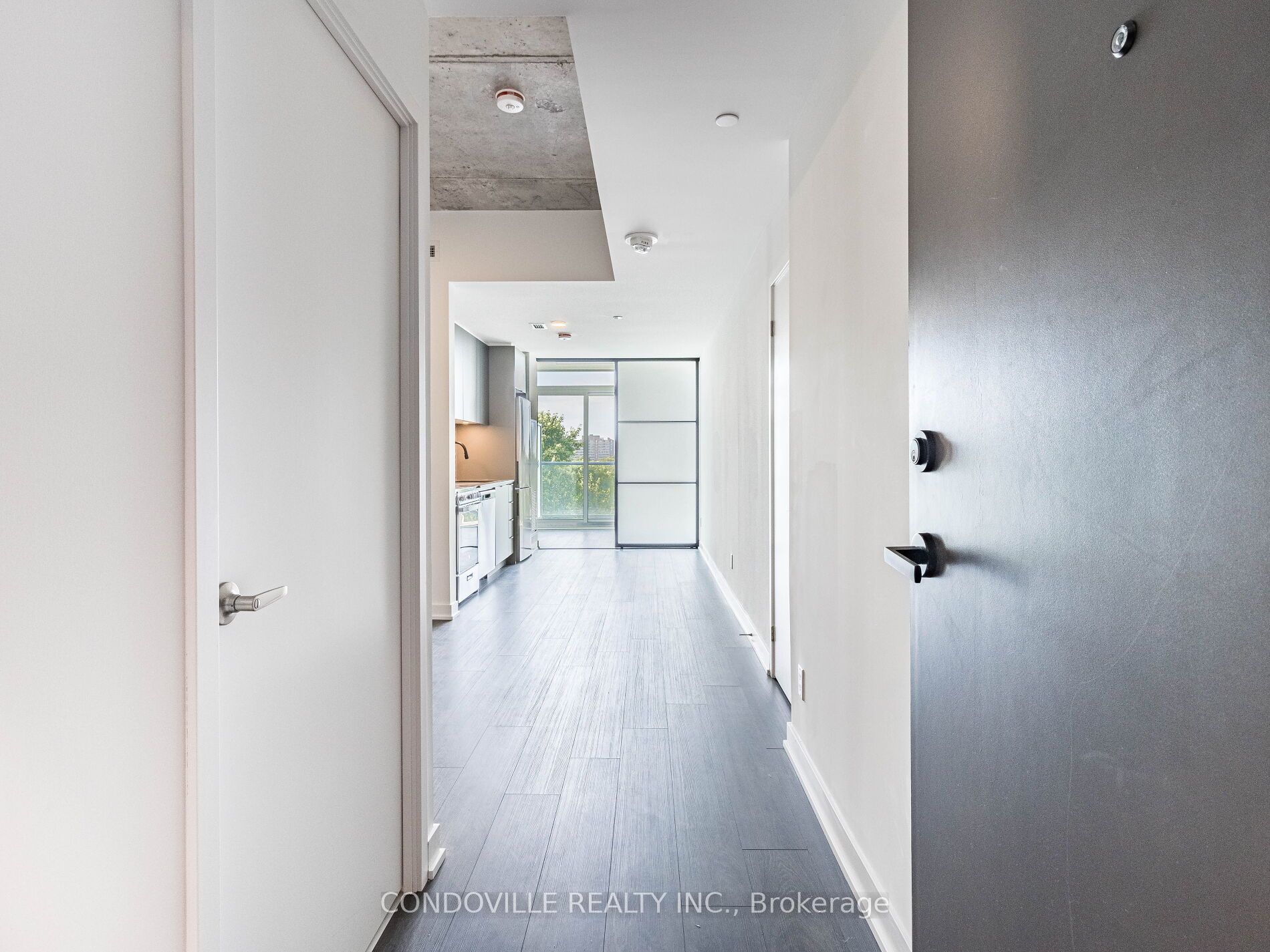 57 Brock Street W, #612