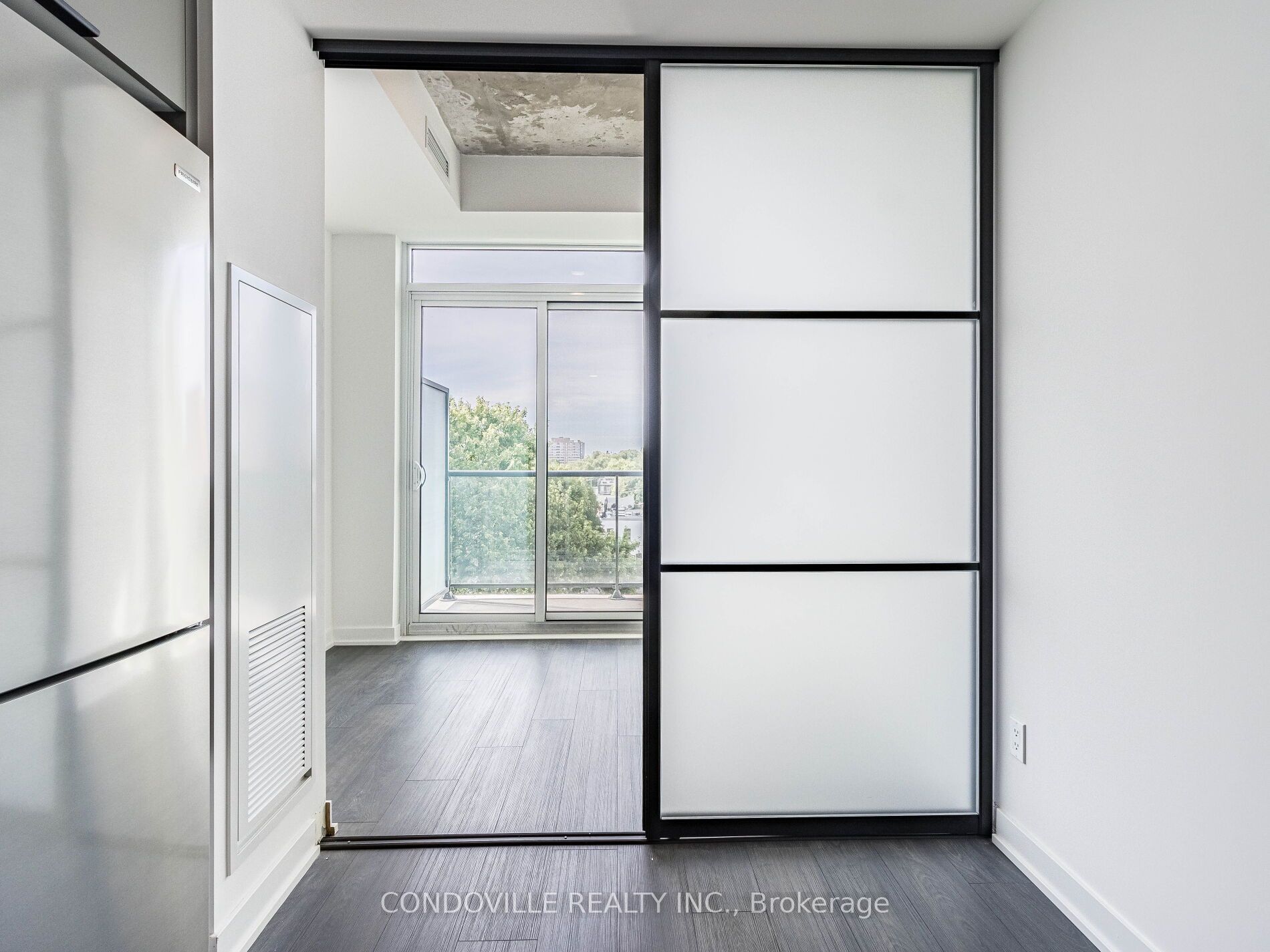 57 Brock Street W, #612