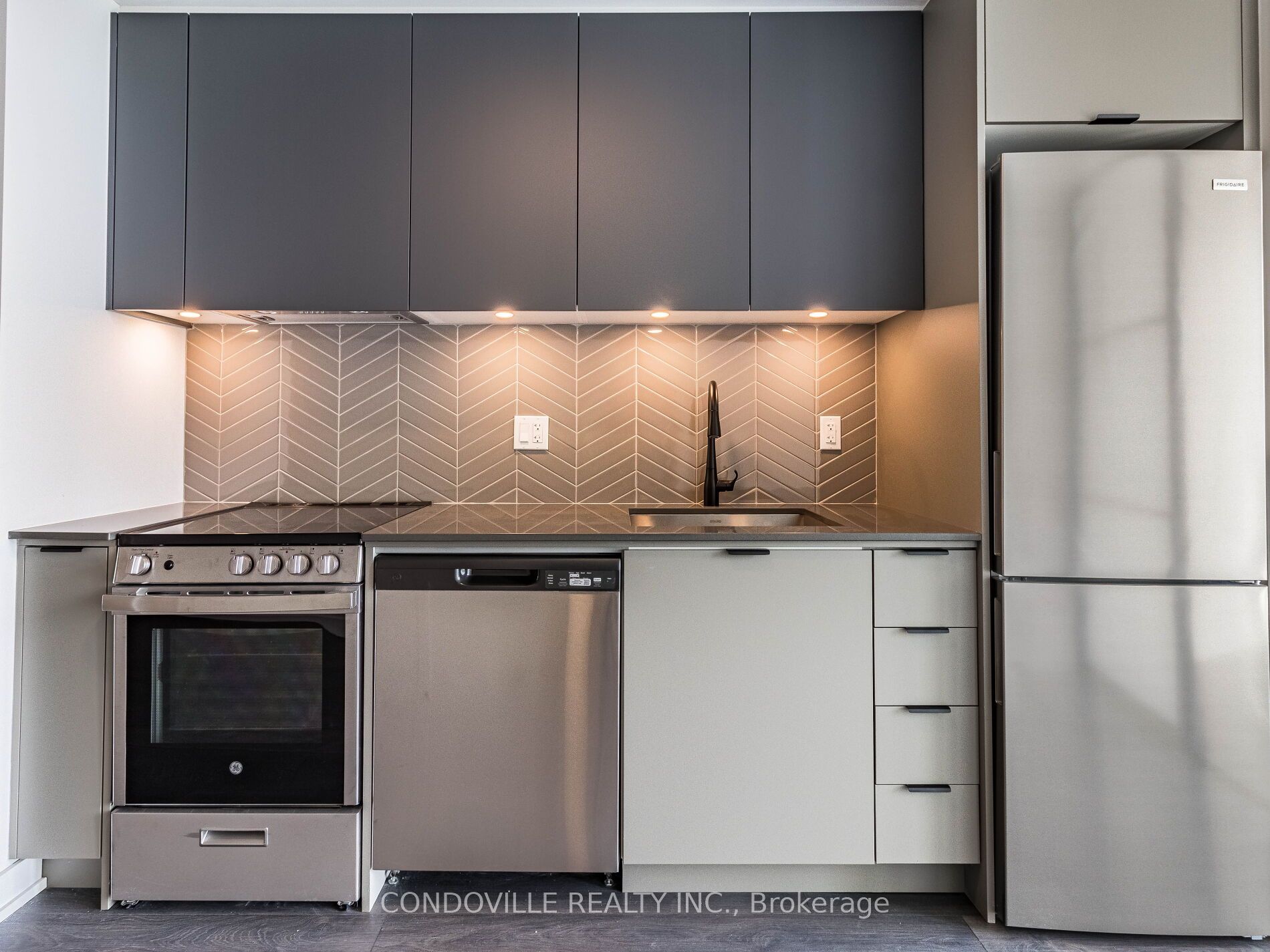 57 Brock Street W, #612