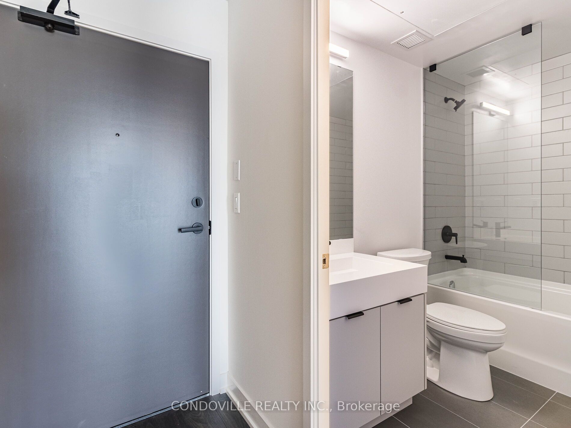 57 Brock Street W, #612