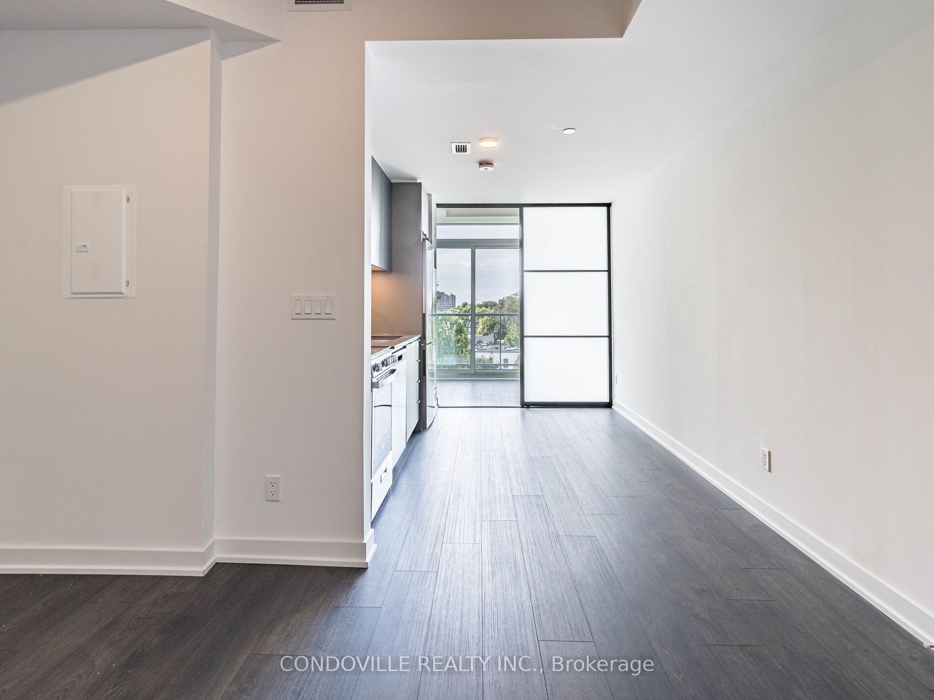 57 Brock Street W, #612