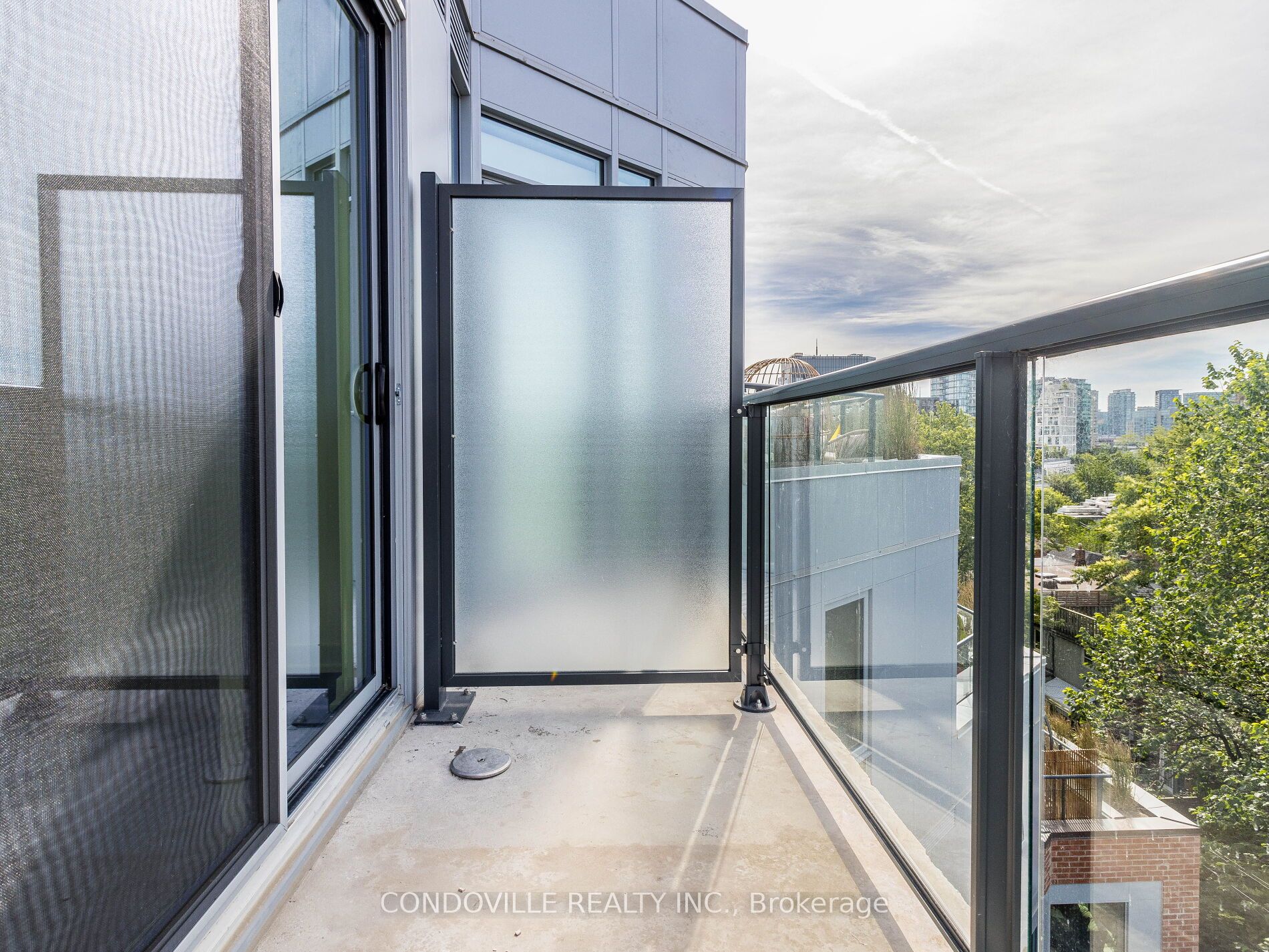 57 Brock Street W, #612