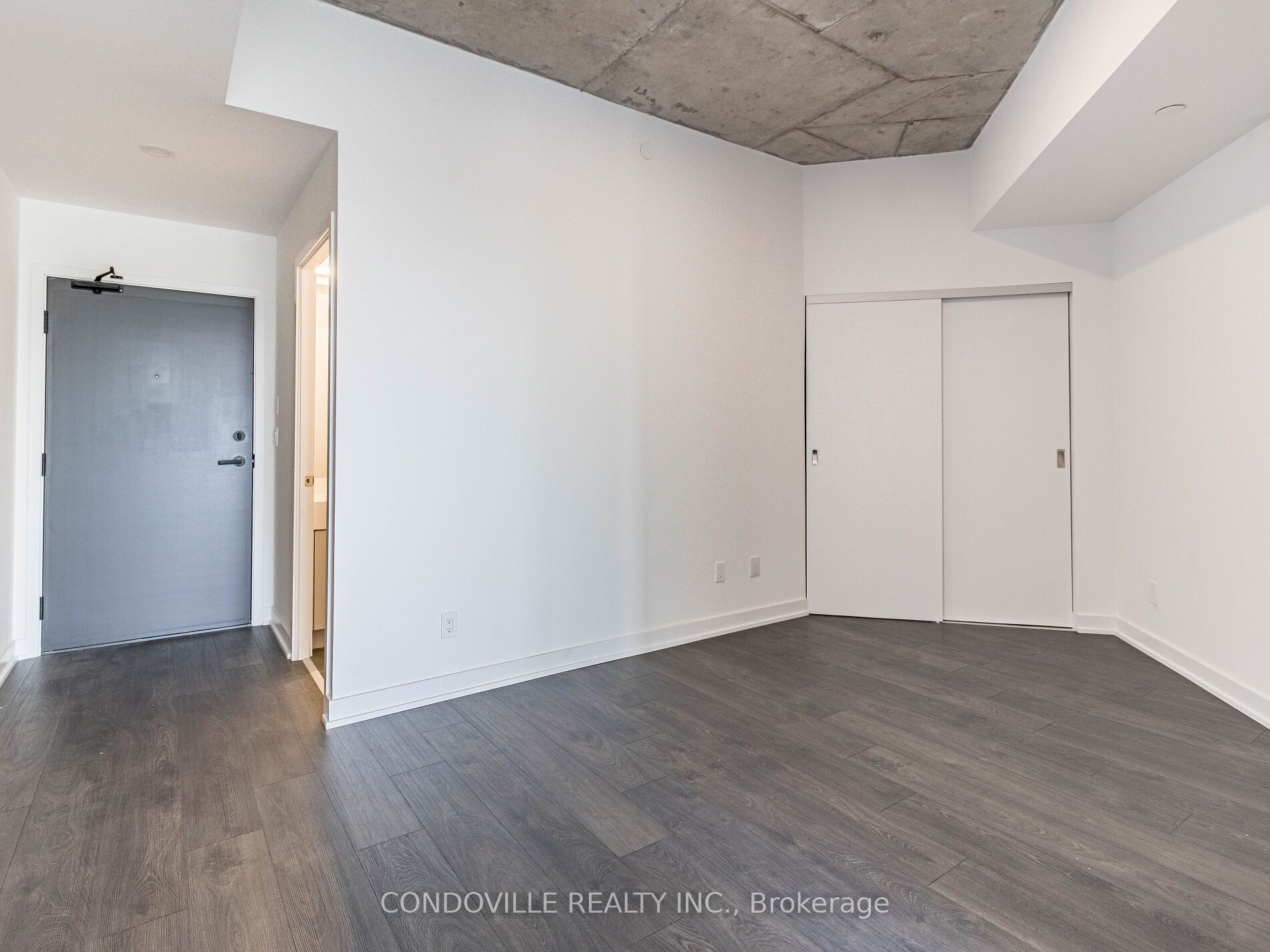 57 Brock Street W, #612