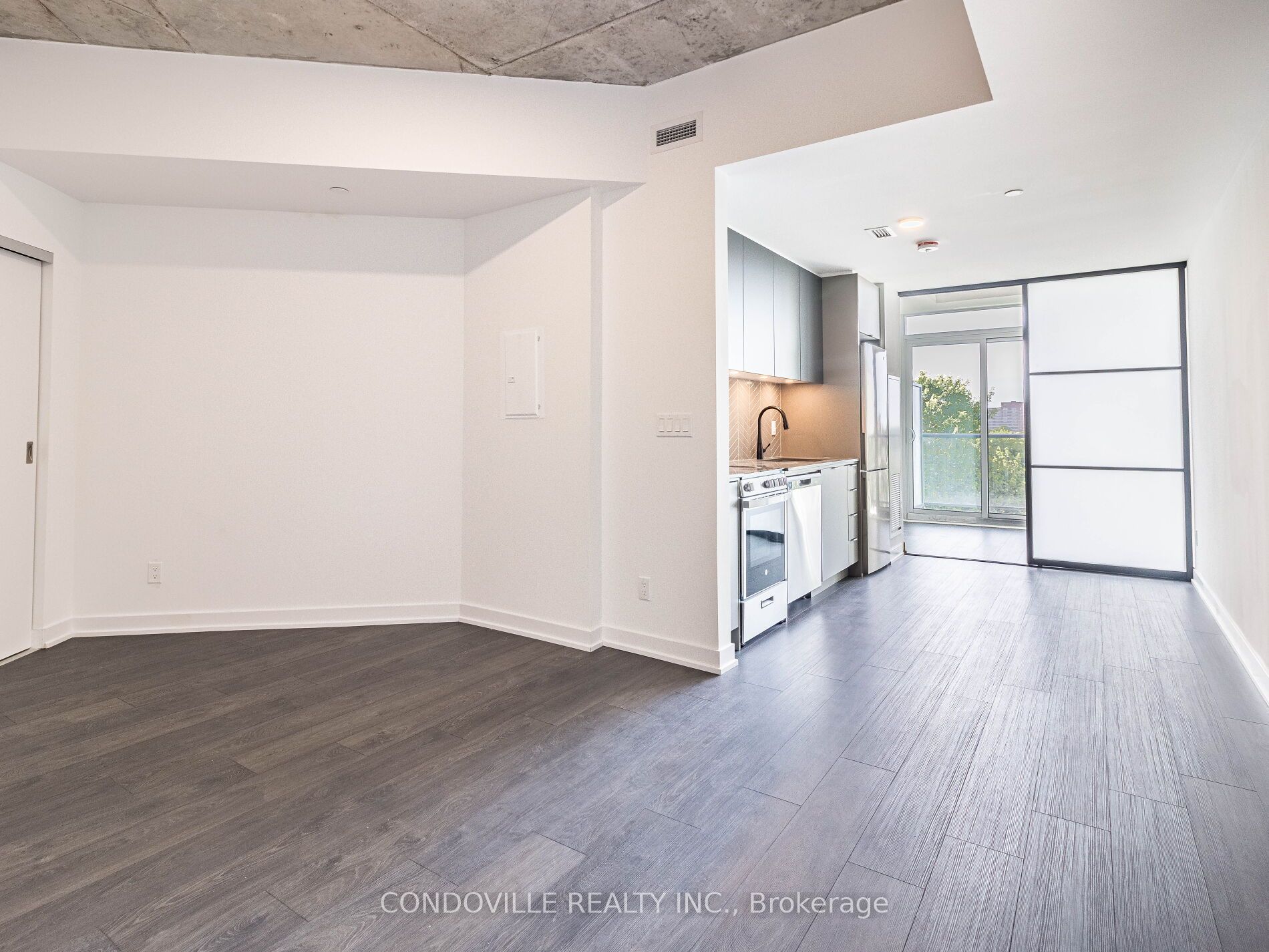 57 Brock Street W, #612