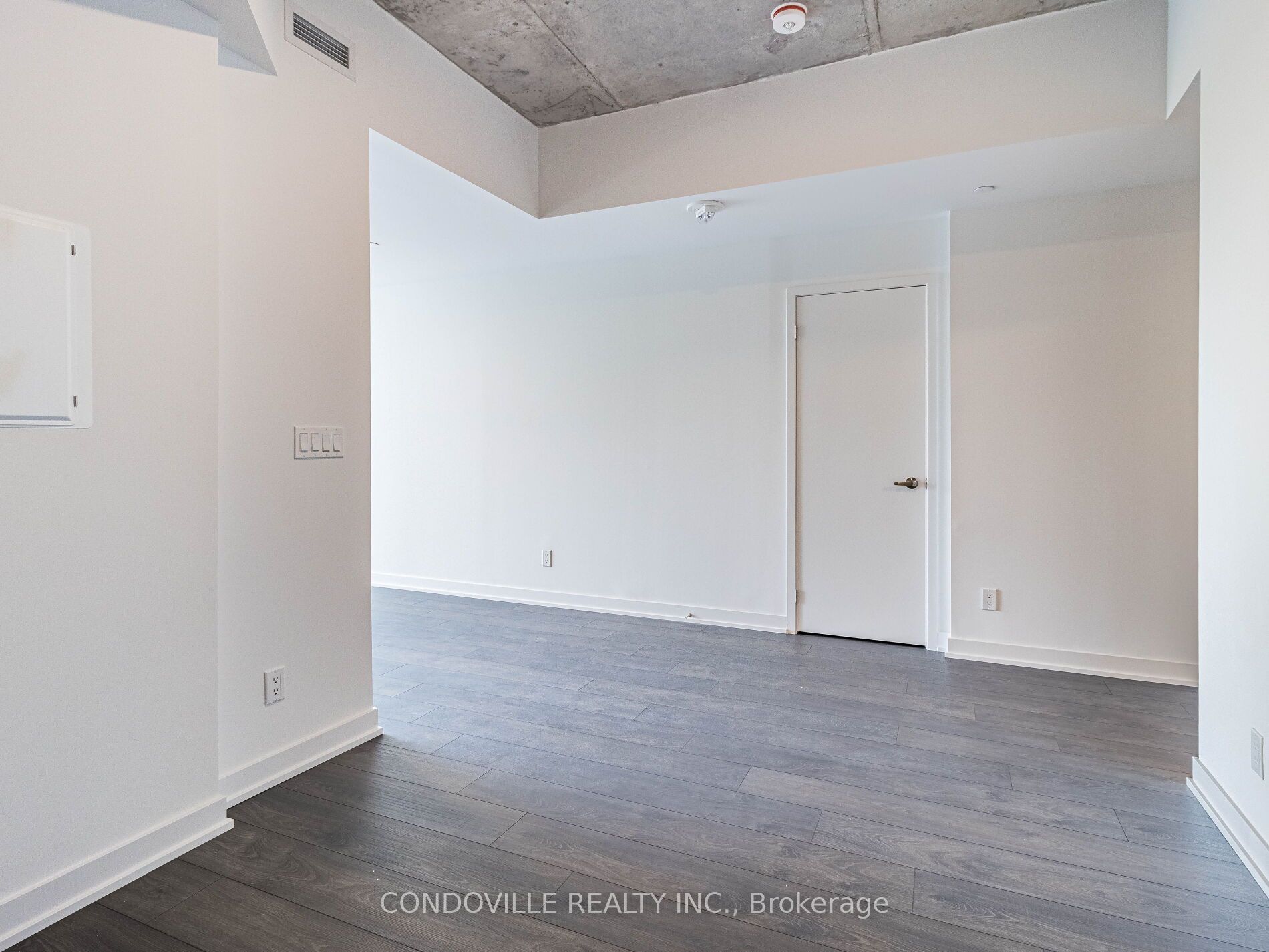 57 Brock Street W, #612