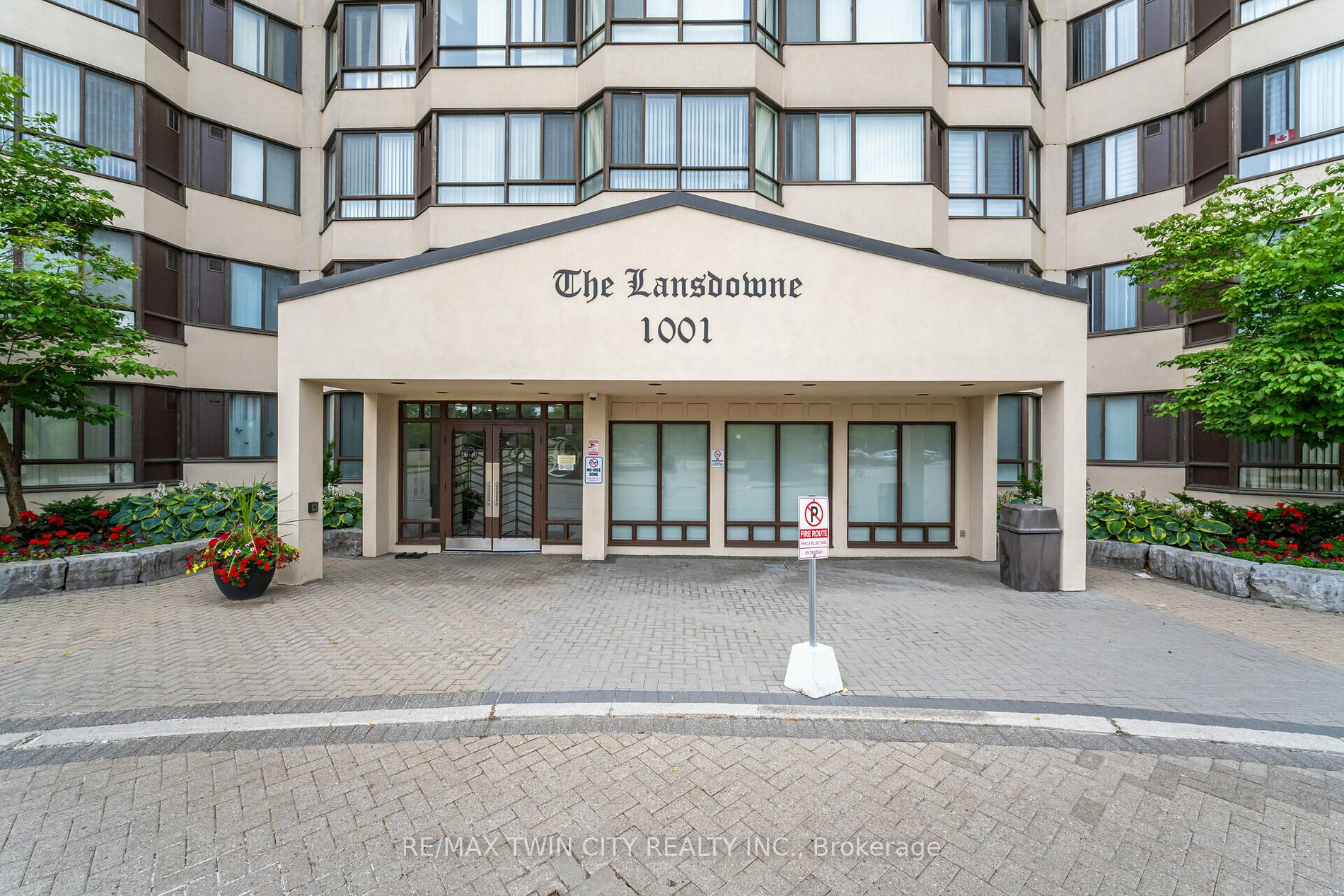 1001 Cedarglen Gate #617