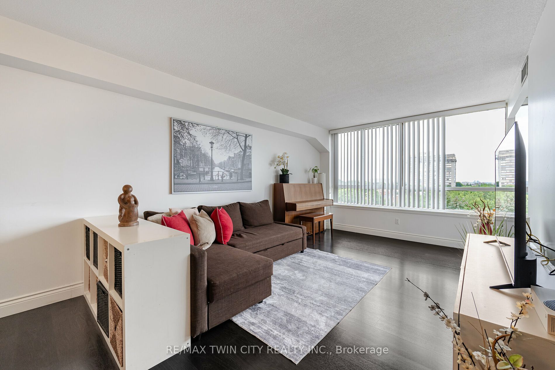 1001 Cedarglen Gate #617