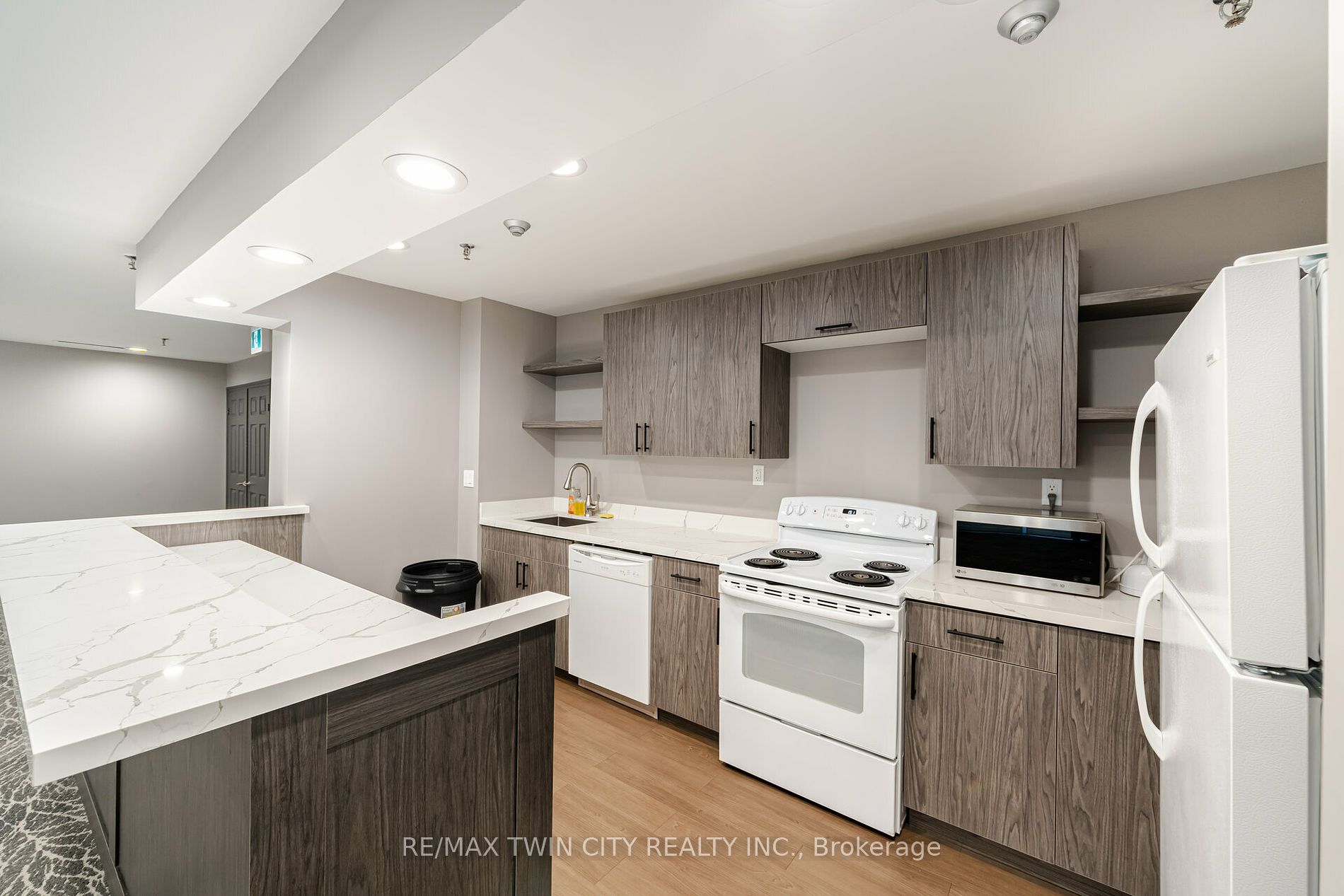 1001 Cedarglen Gate #617