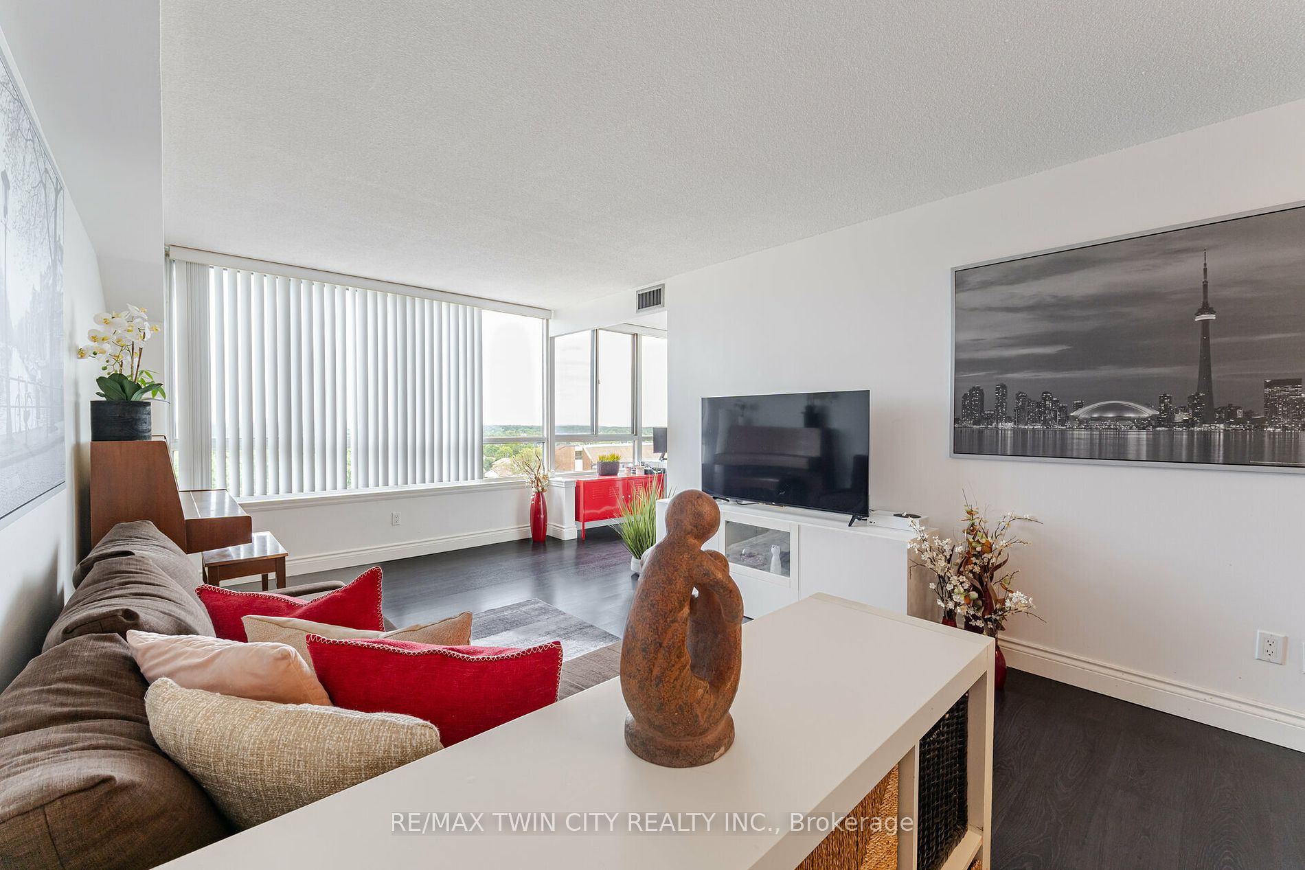 1001 Cedarglen Gate #617