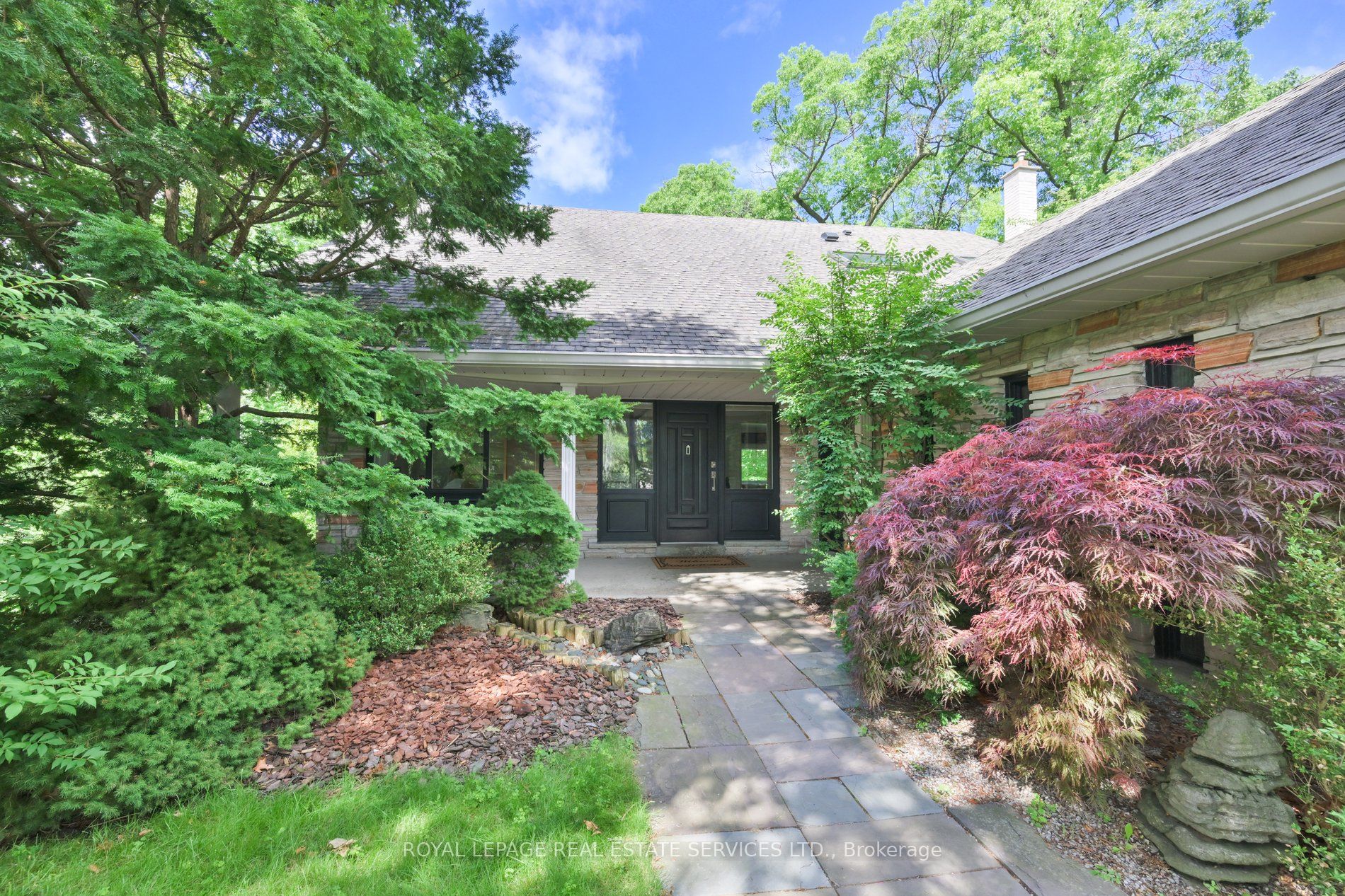 19 Ridgegate Crescent