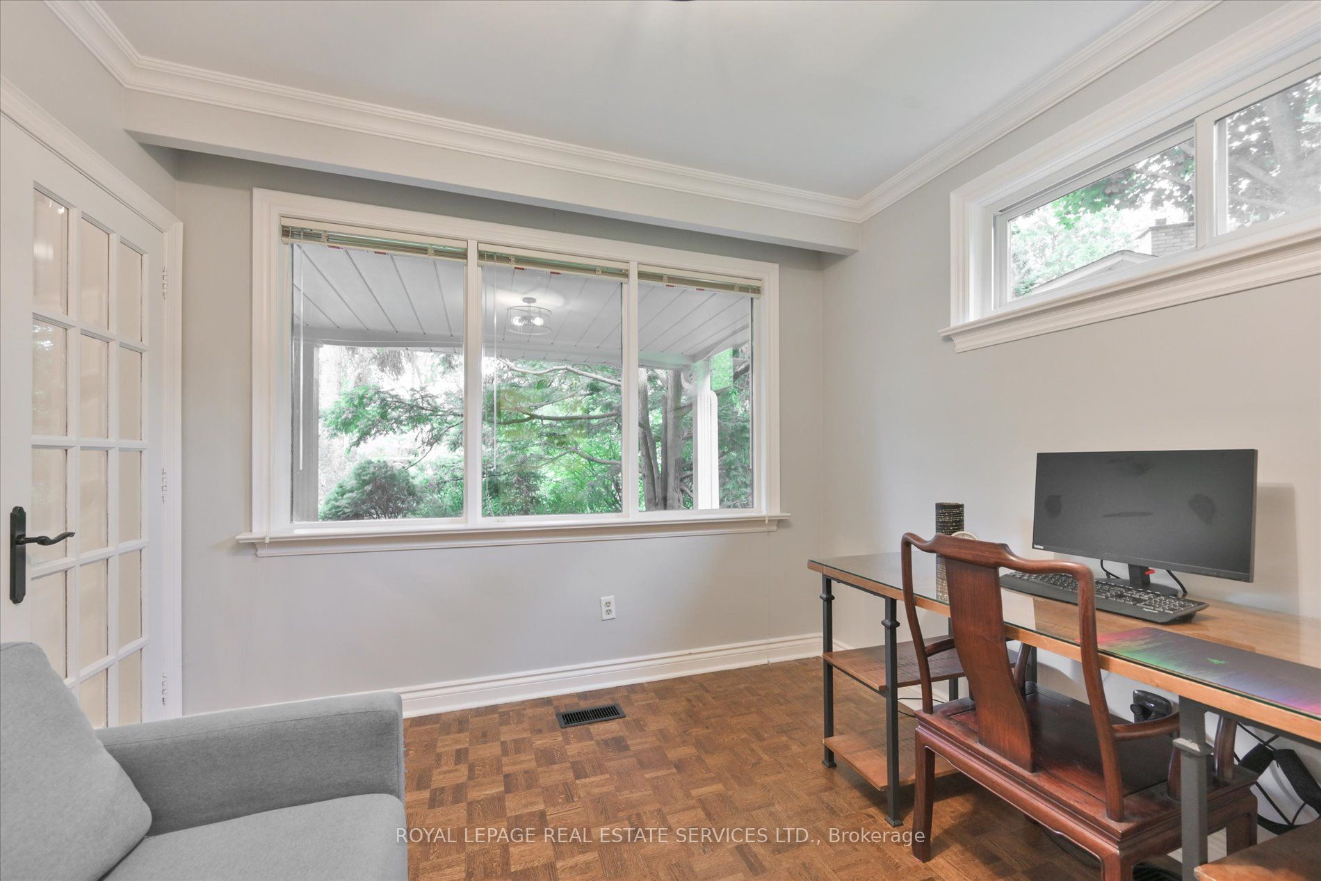 19 Ridgegate Crescent
