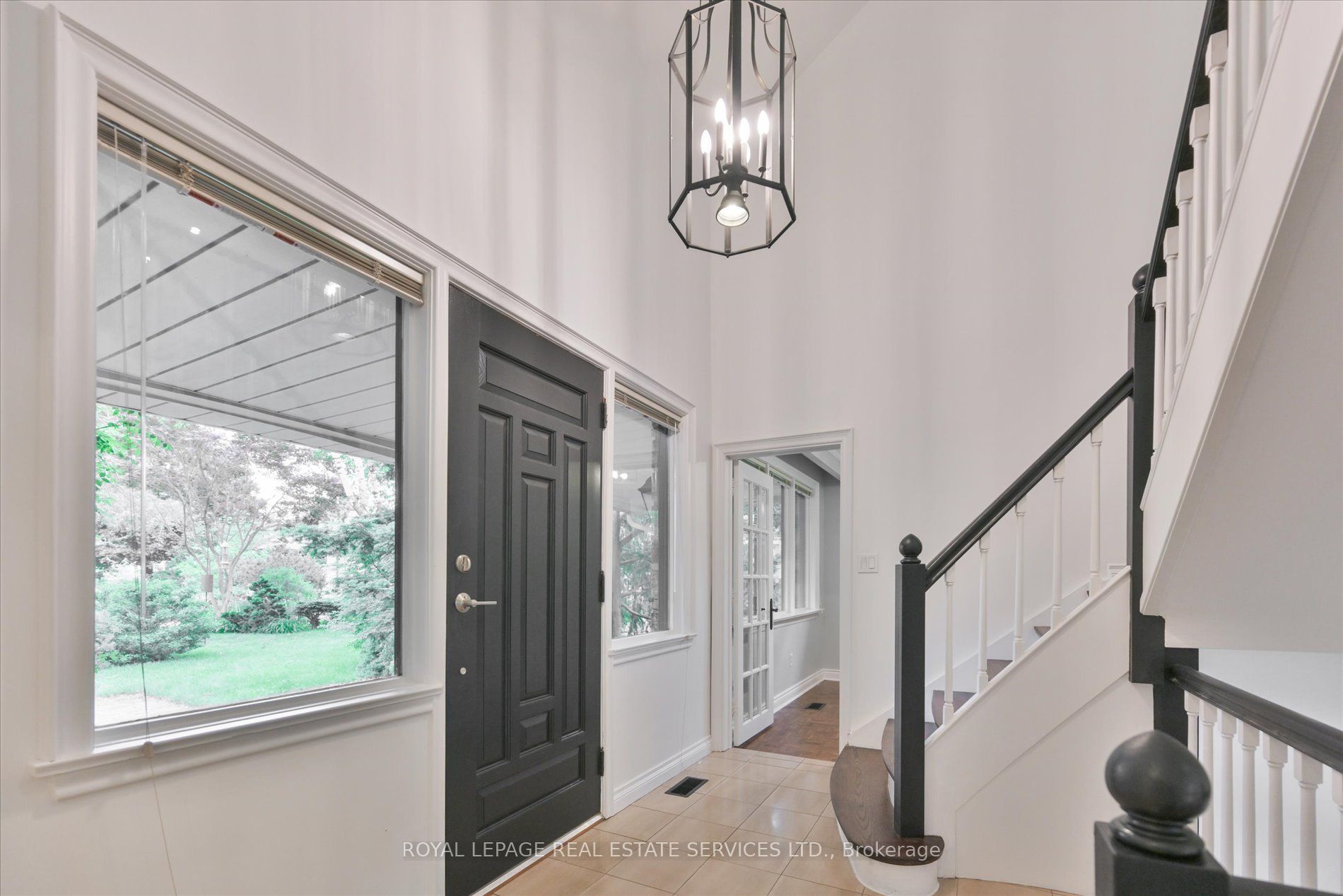 19 Ridgegate Crescent