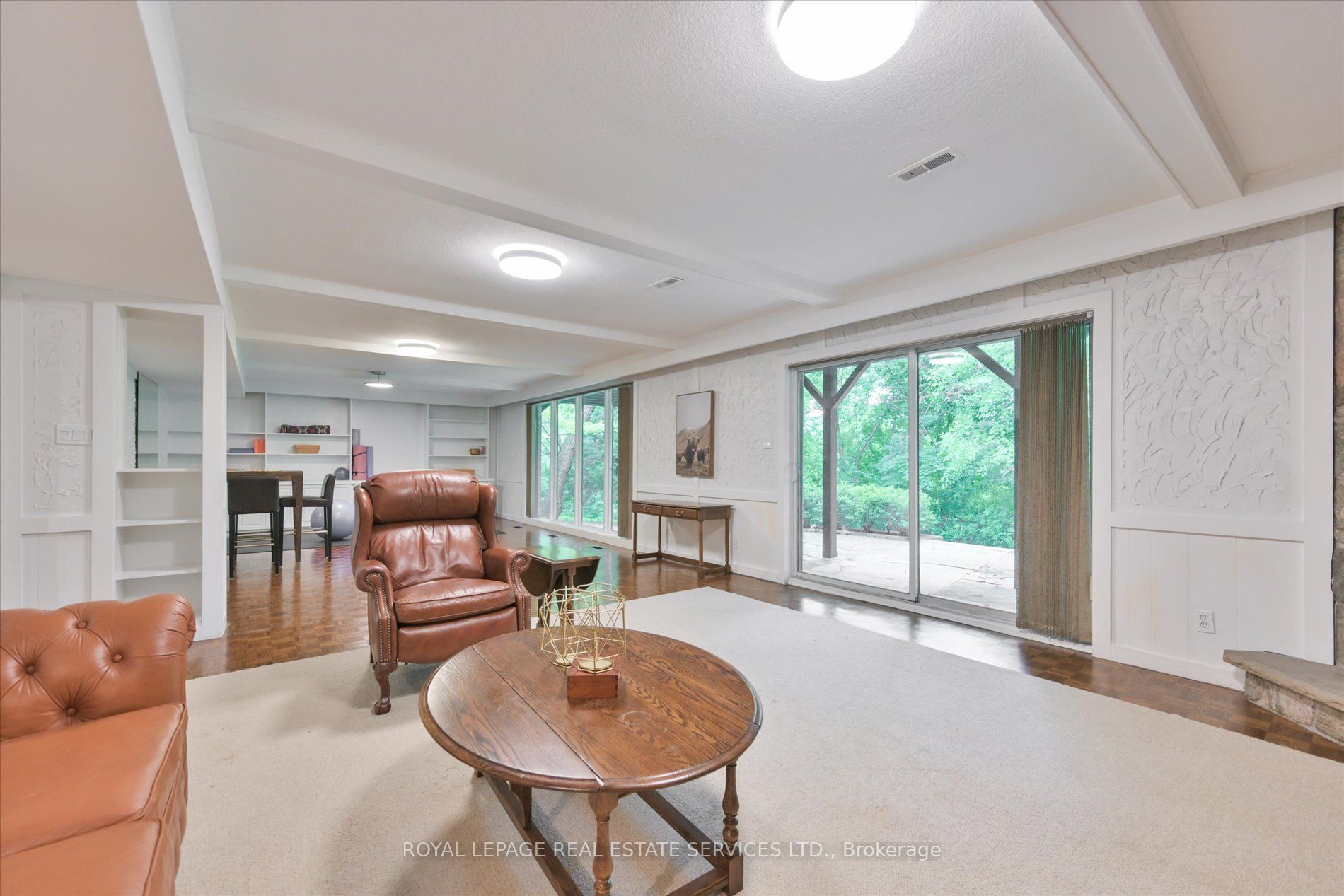 19 Ridgegate Crescent