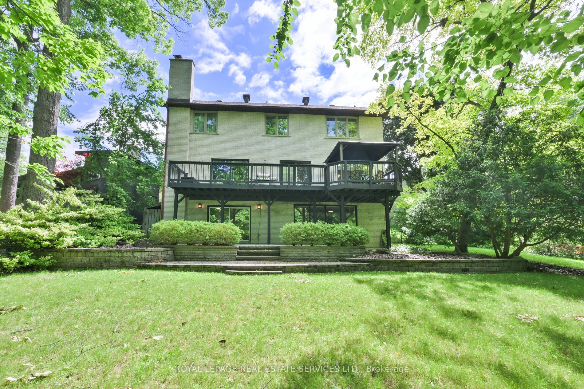 19 Ridgegate Crescent