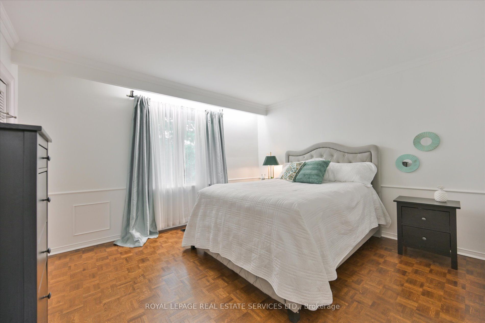 19 Ridgegate Crescent