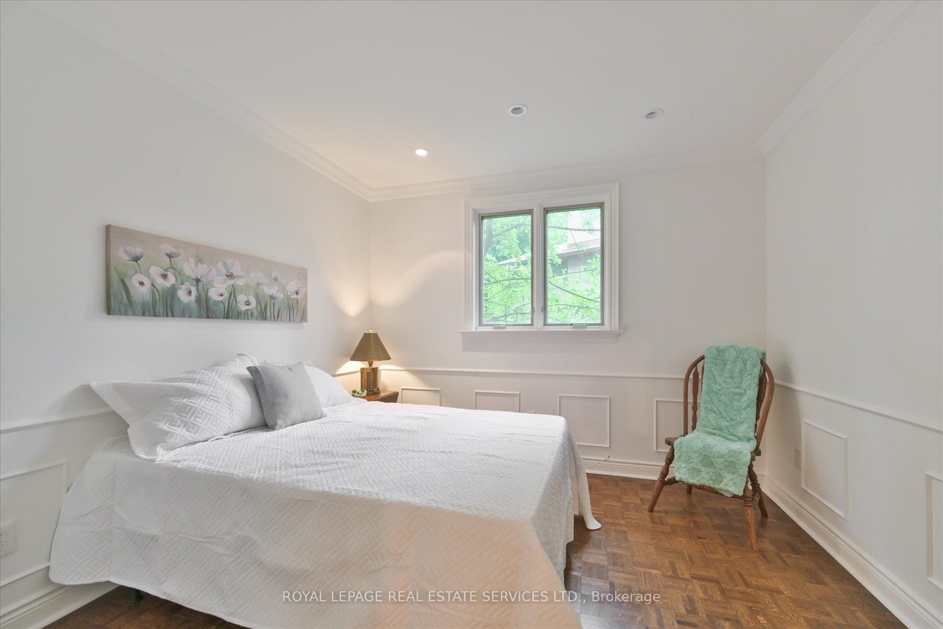 19 Ridgegate Crescent