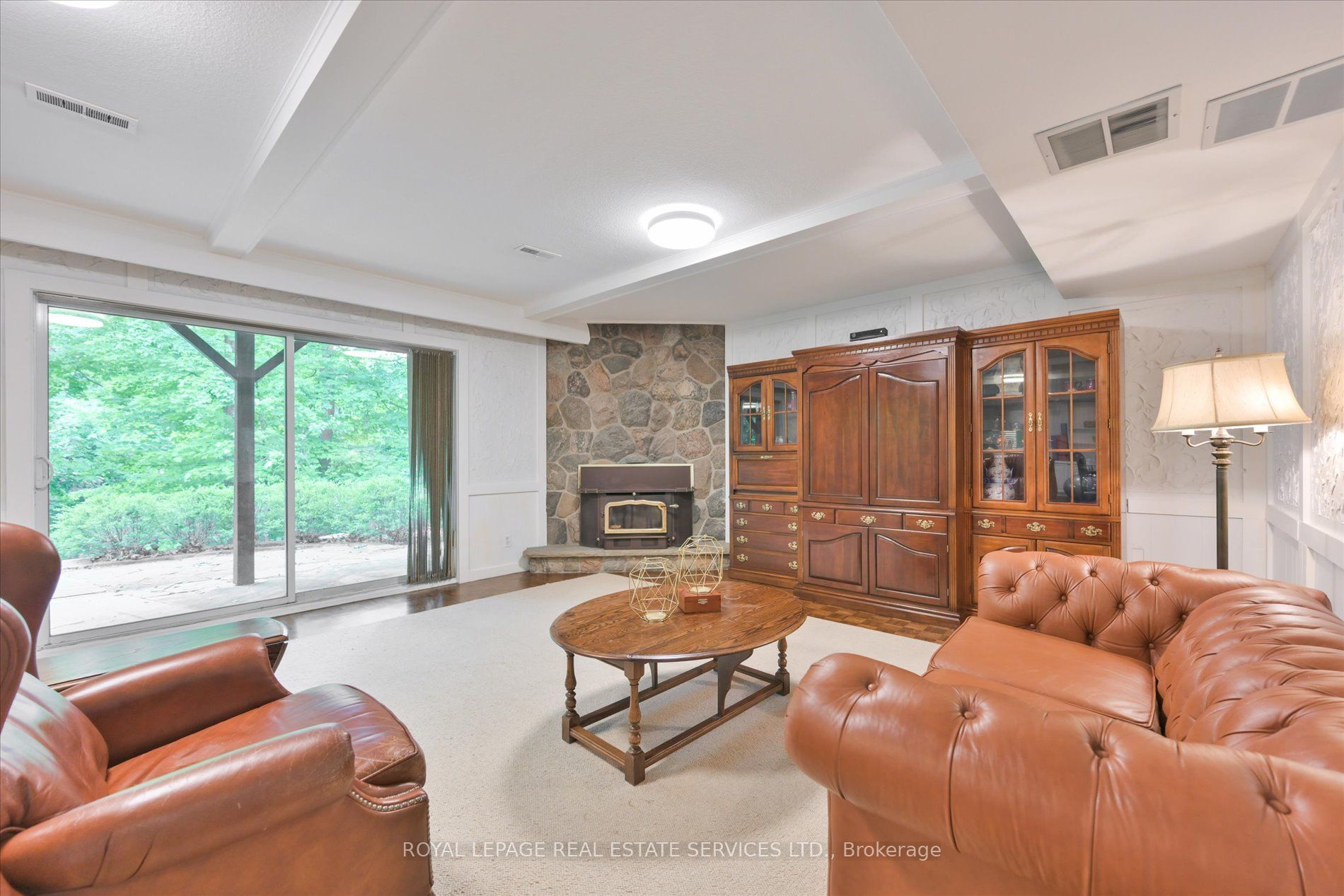 19 Ridgegate Crescent