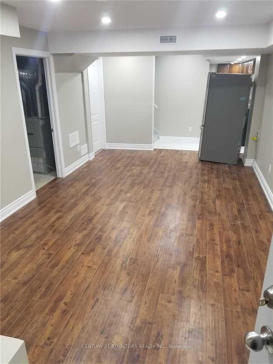 4 Meadowcrest Lane