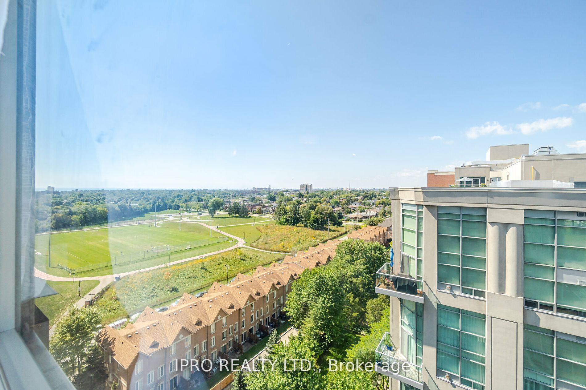 250 Manitoba St, #715
