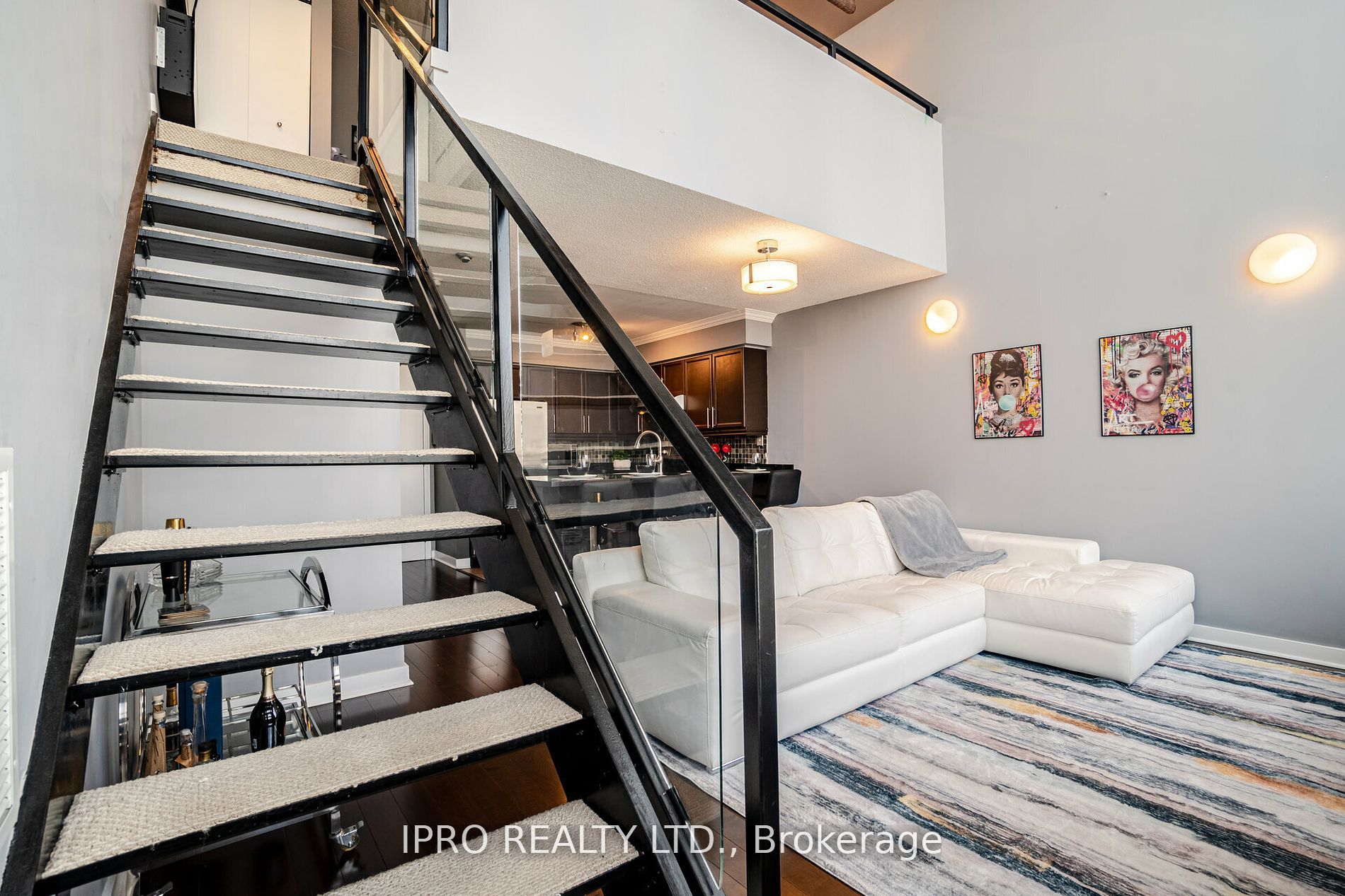 250 Manitoba St, #715