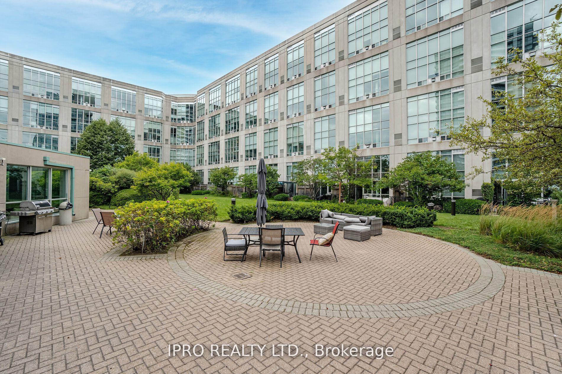 250 Manitoba St, #715