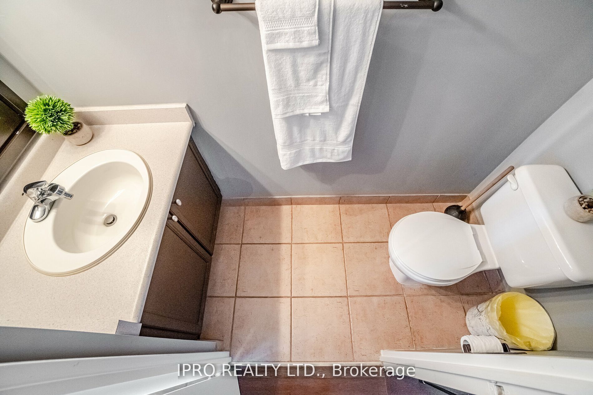 250 Manitoba St, #715
