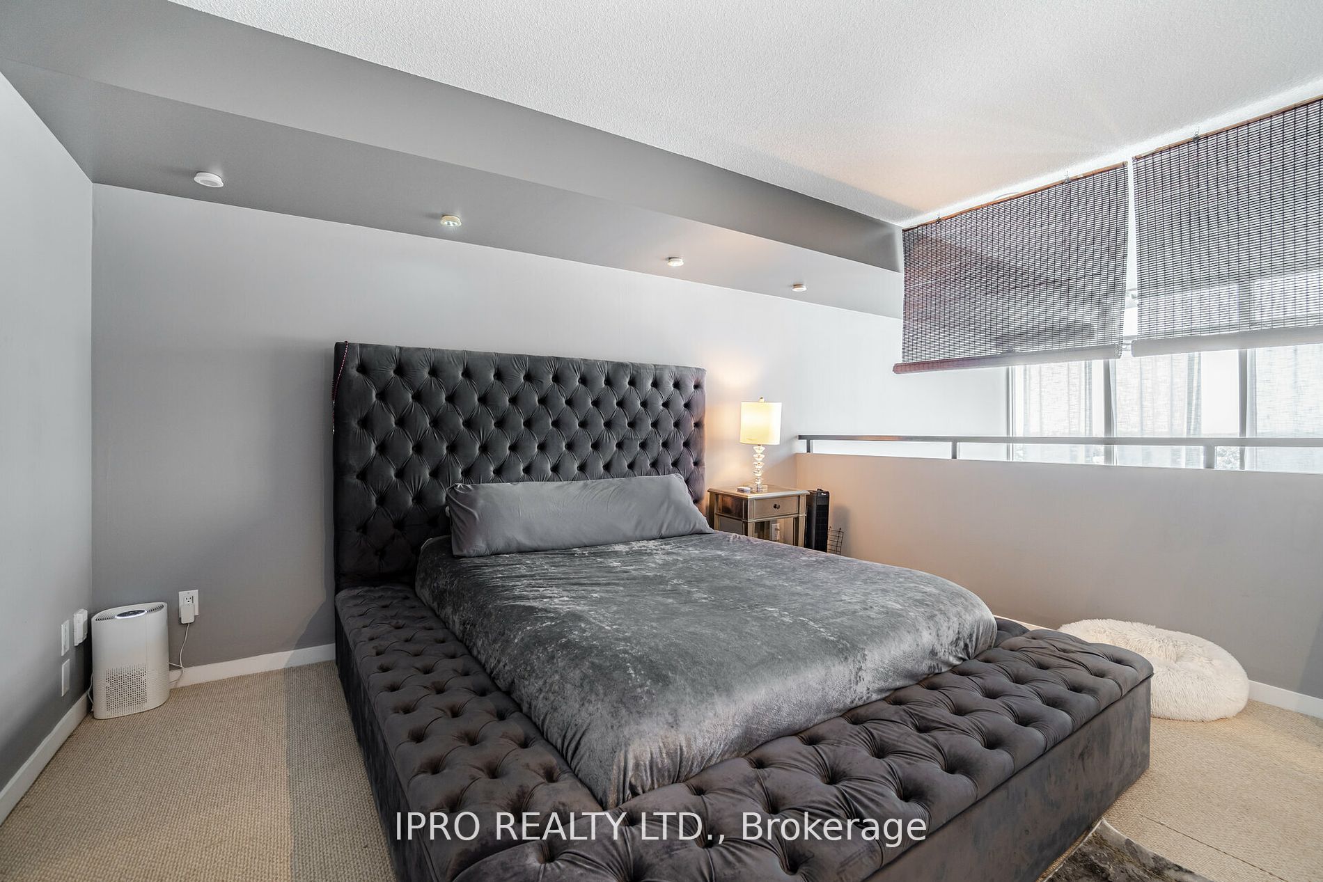250 Manitoba St, #715