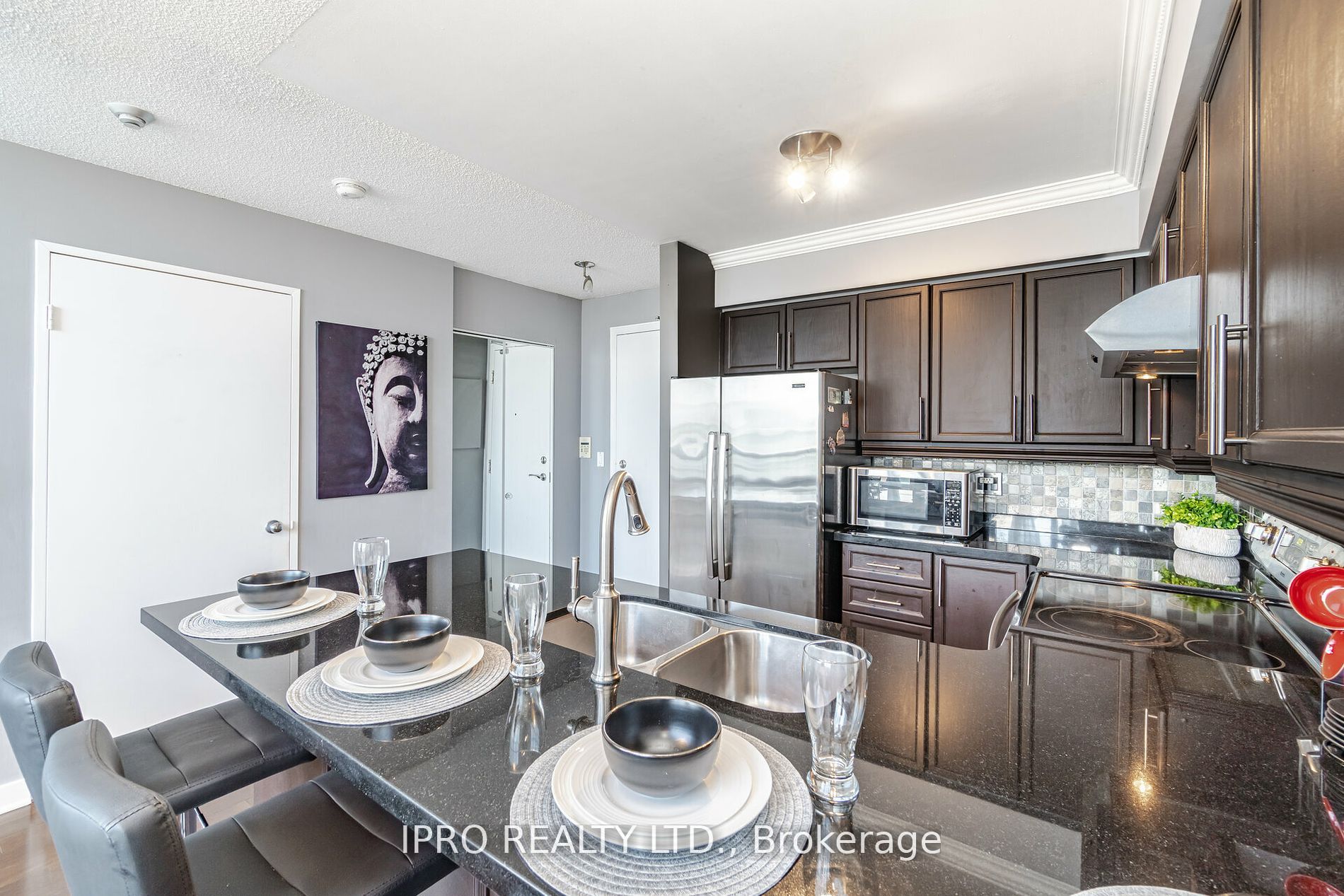 250 Manitoba St, #715