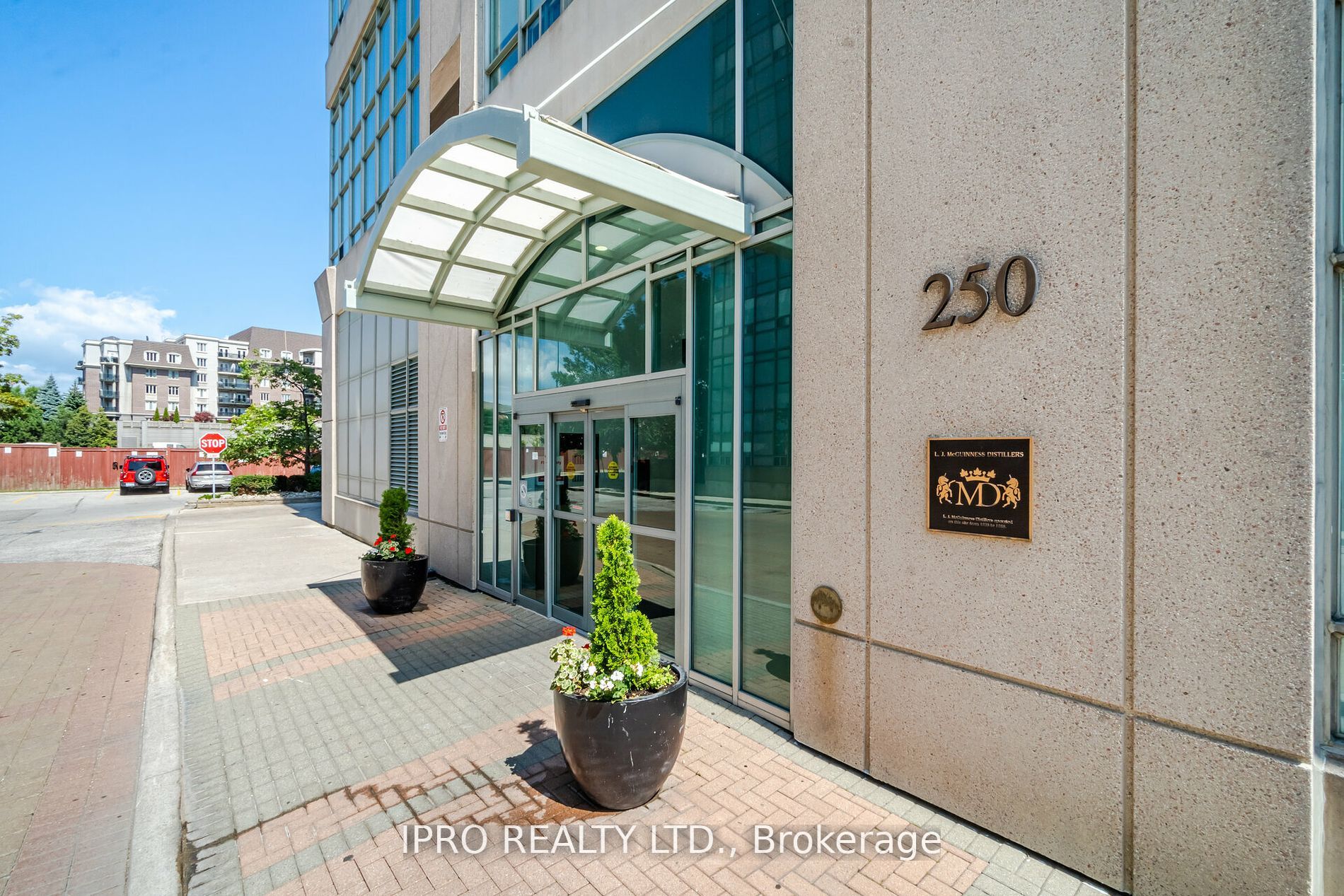 250 Manitoba St, #715