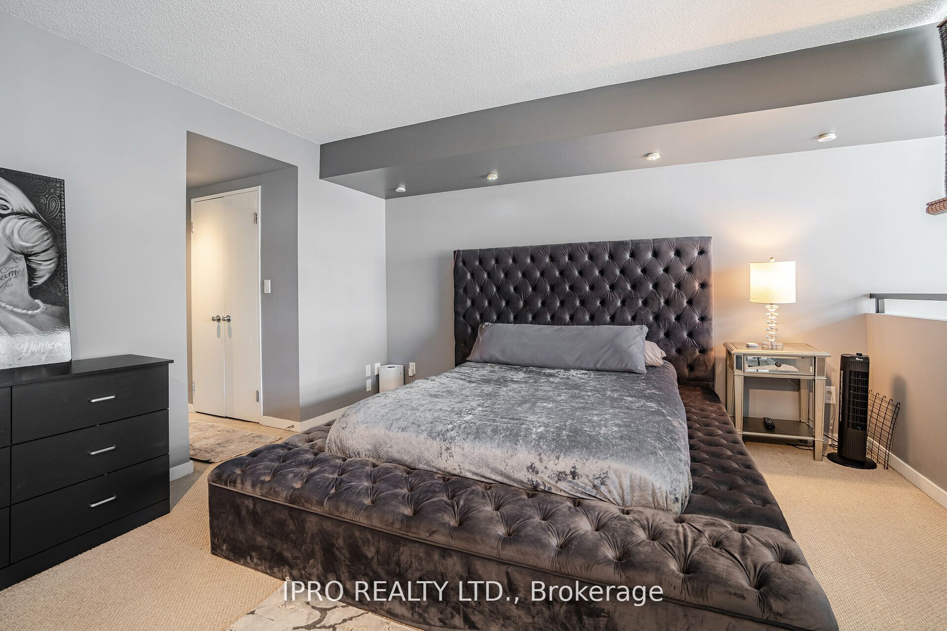 250 Manitoba St, #715
