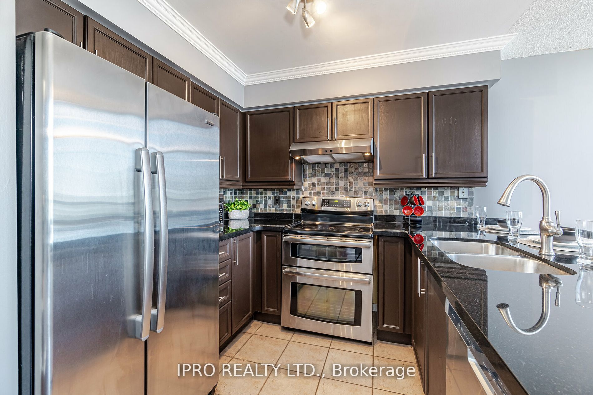 250 Manitoba St, #715