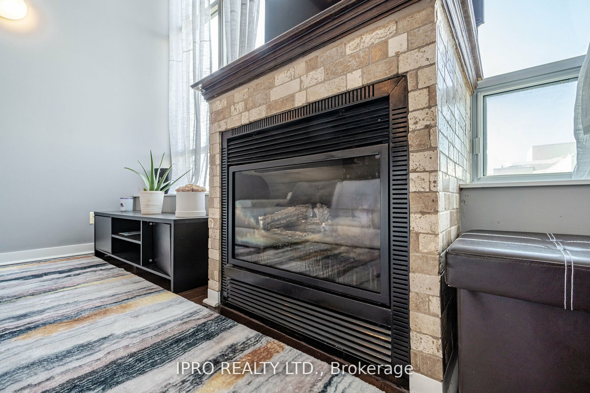 250 Manitoba St, #715
