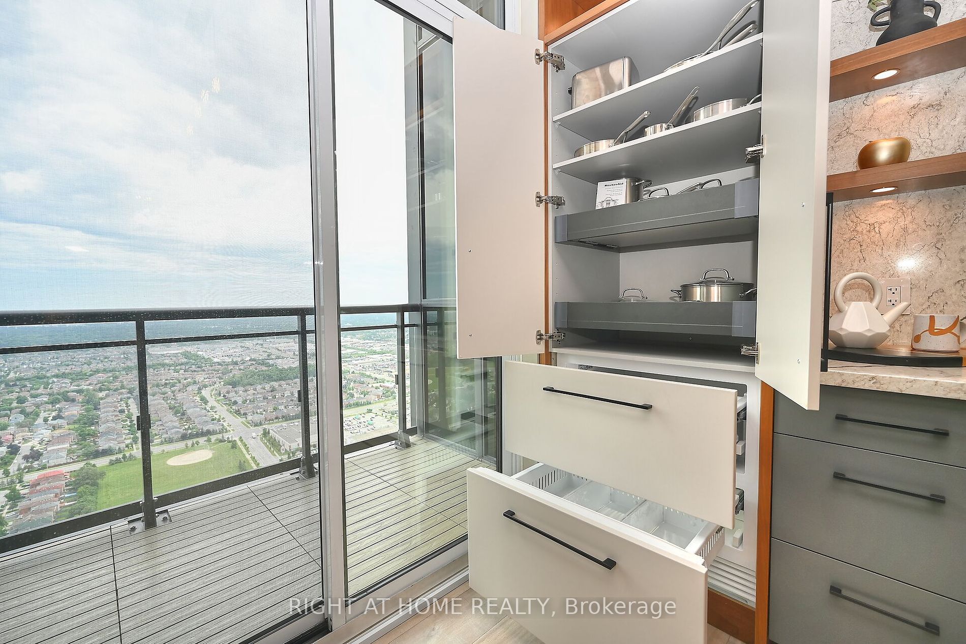 3975 GRAND PARK Dr, #4801