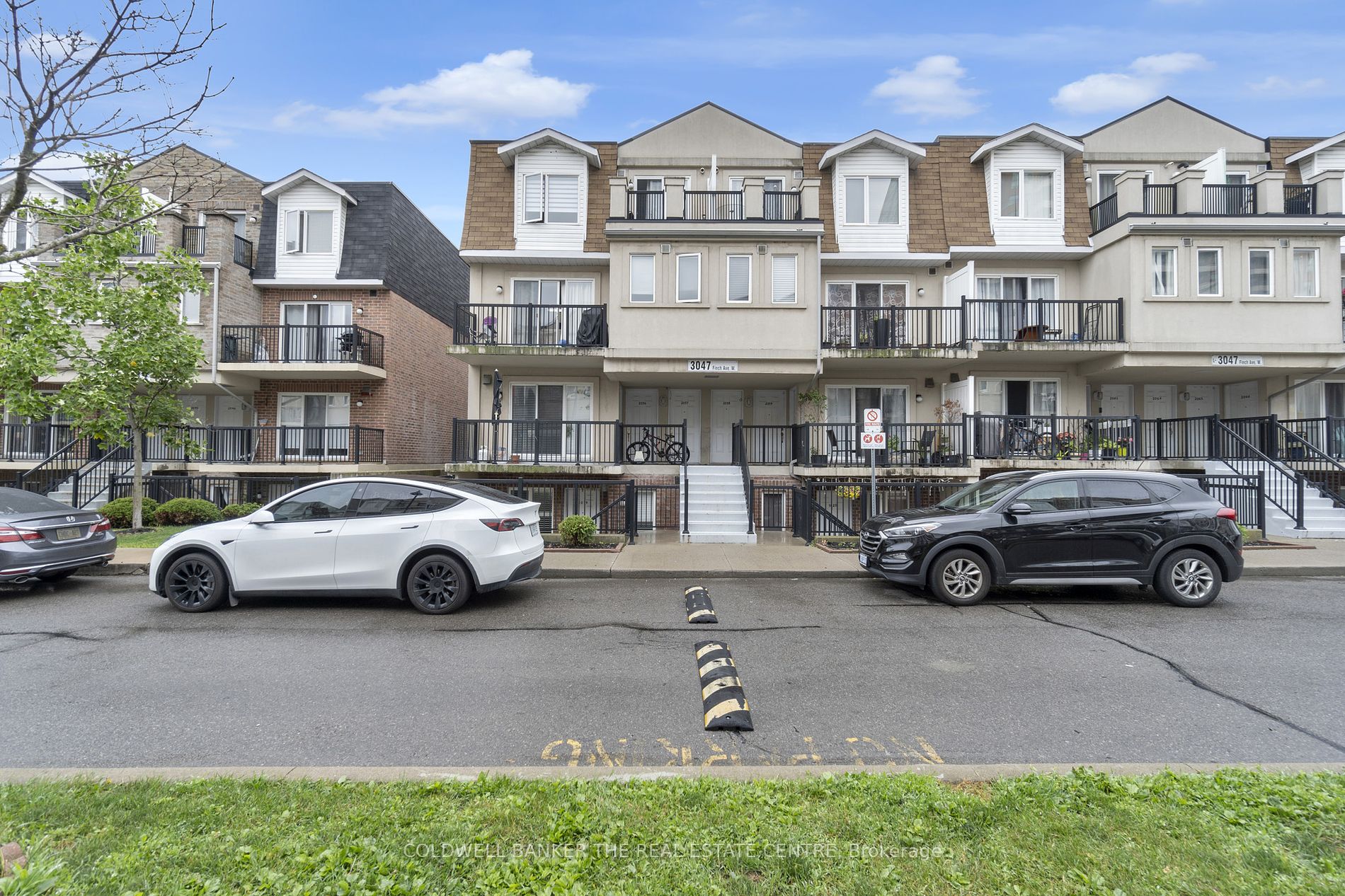 3047 Finch Avenue W, #2057