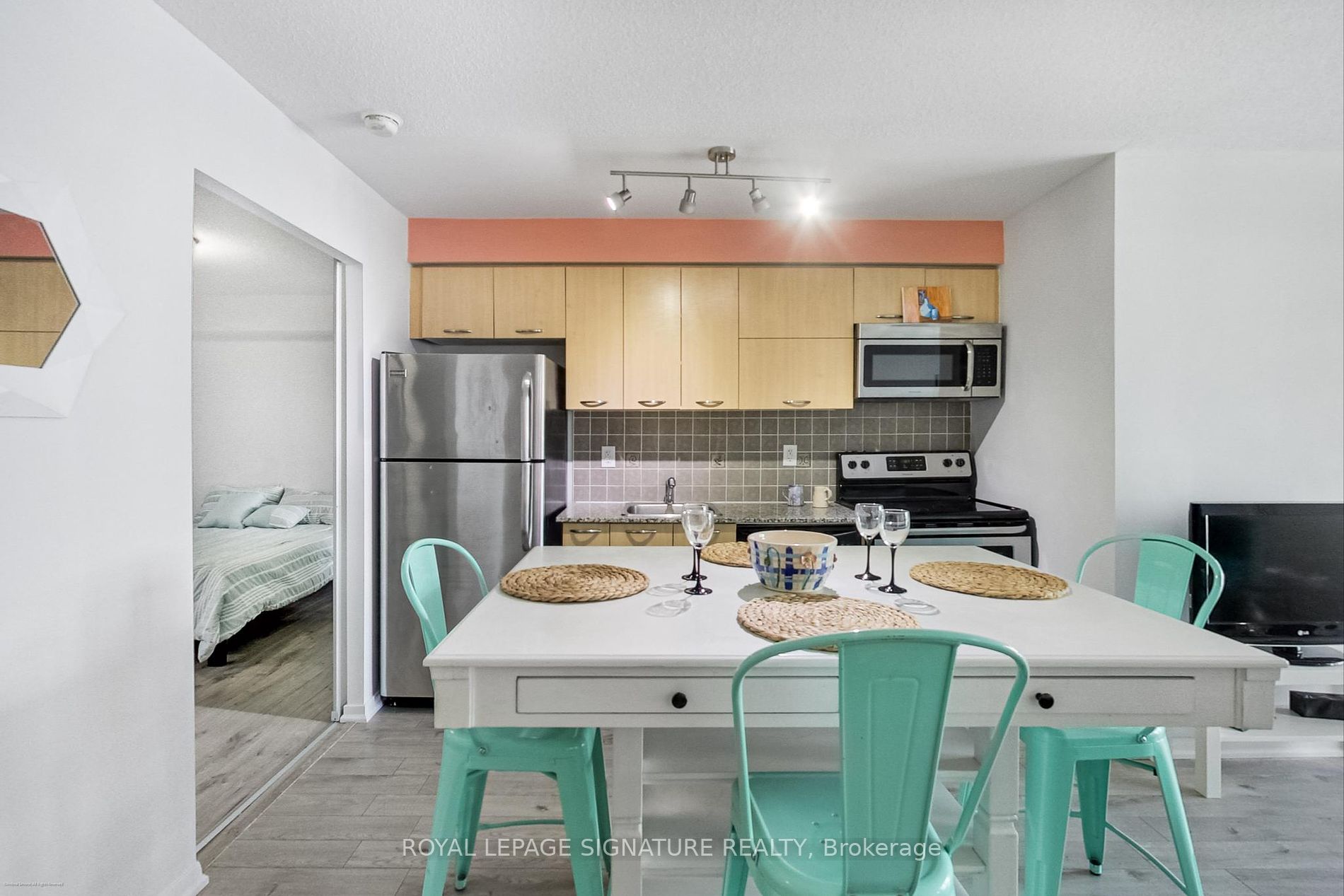 38 Joe Shuster Way, #926
