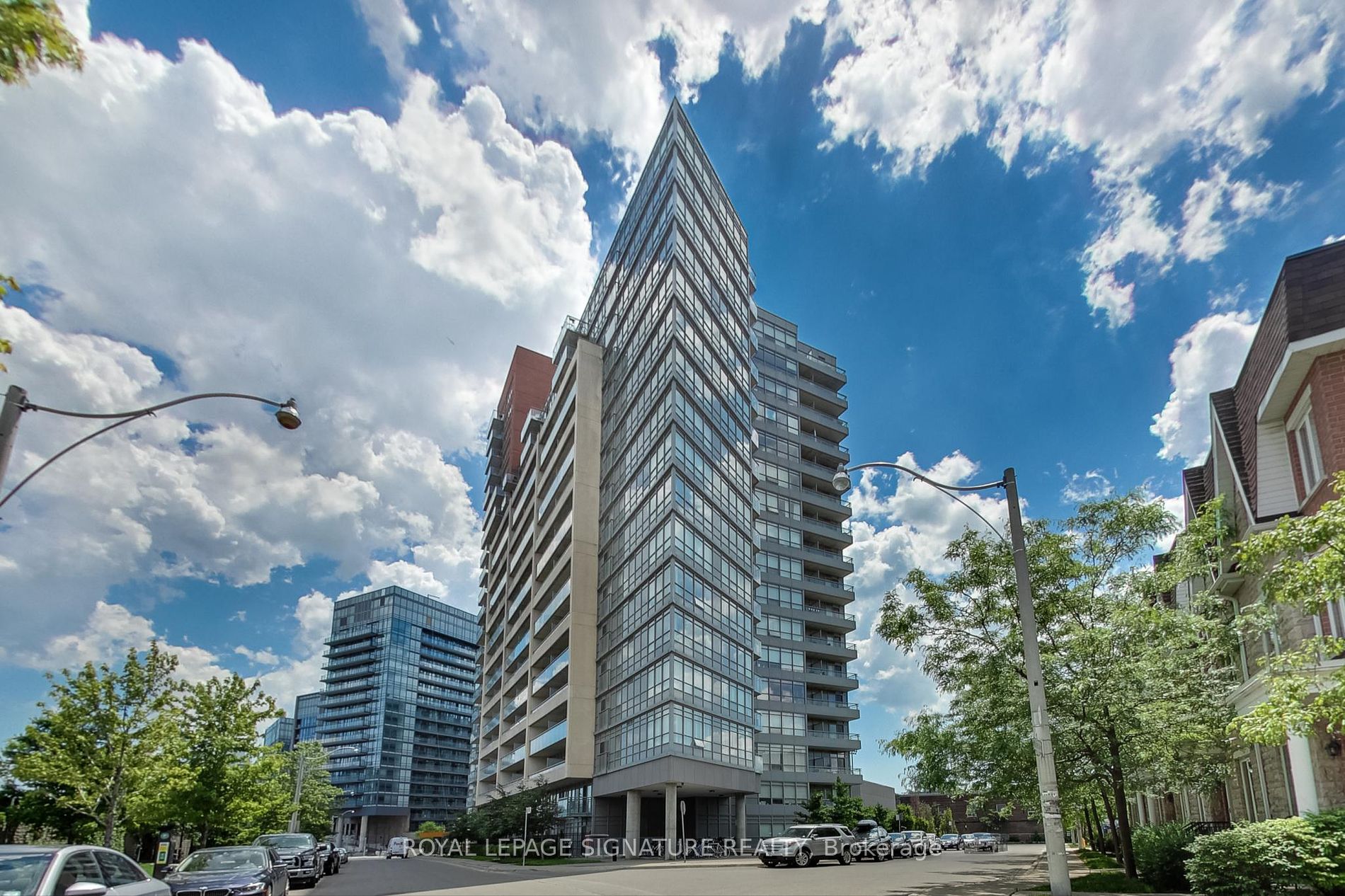 38 Joe Shuster Way, #926