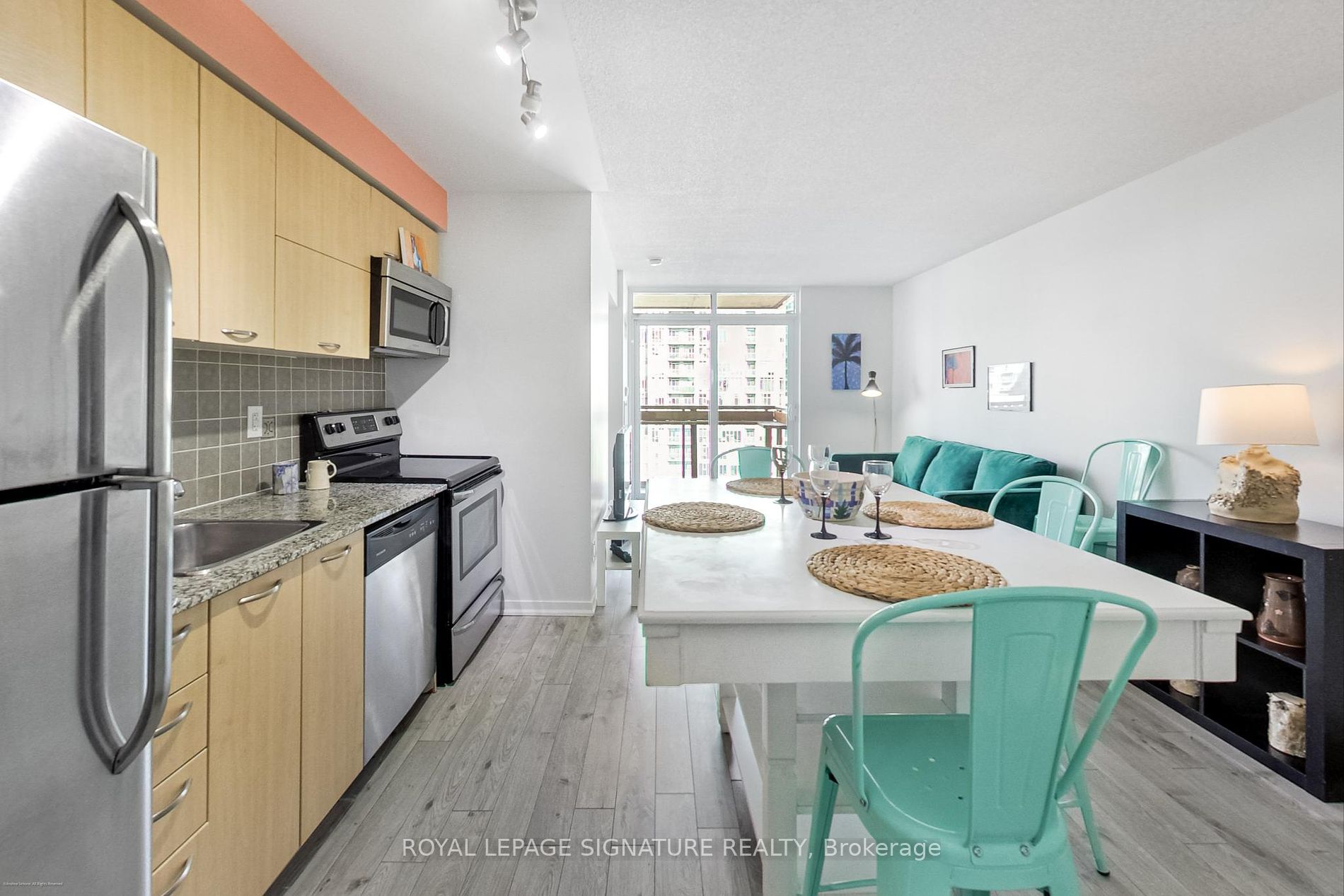 38 Joe Shuster Way, #926