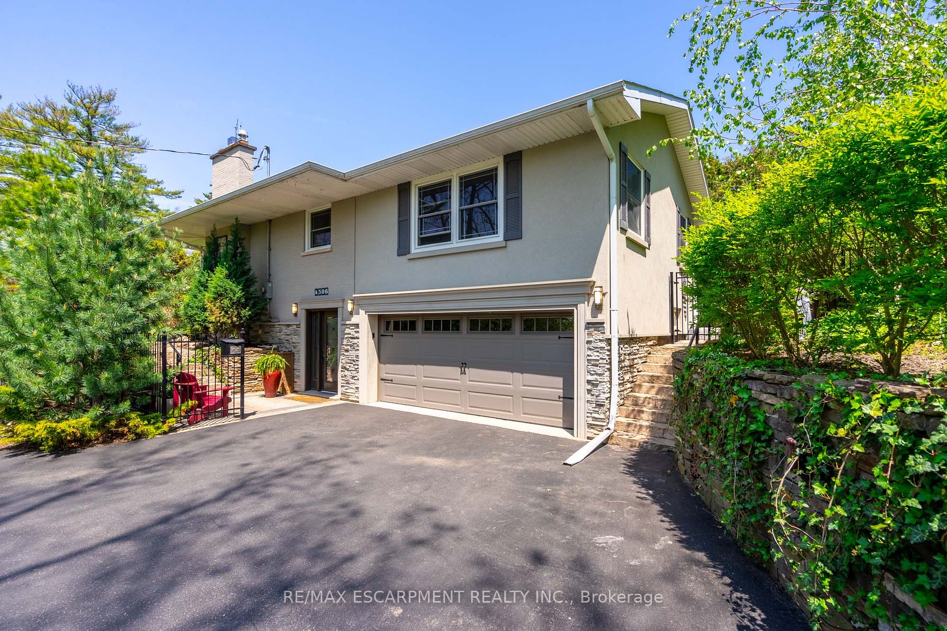 4306 Lakeshore Road