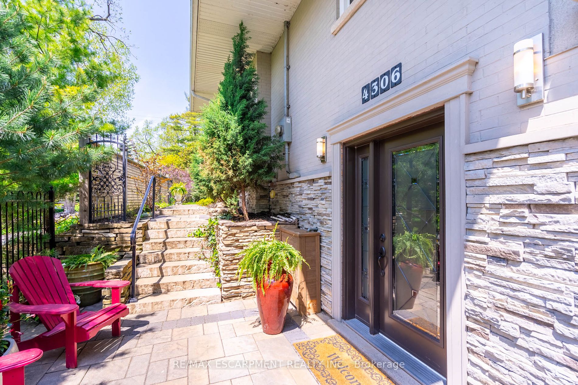 4306 Lakeshore Road