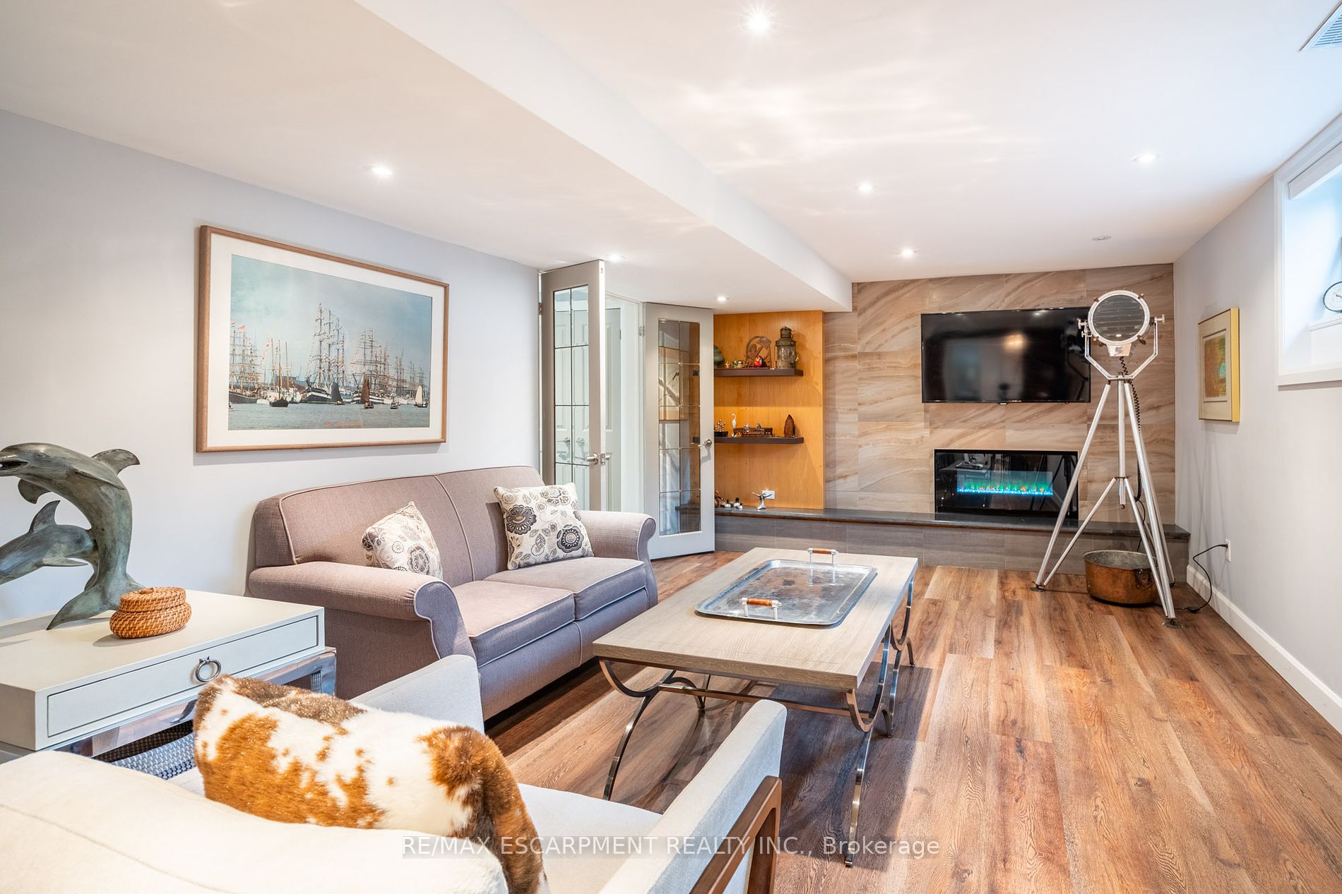 4306 Lakeshore Road