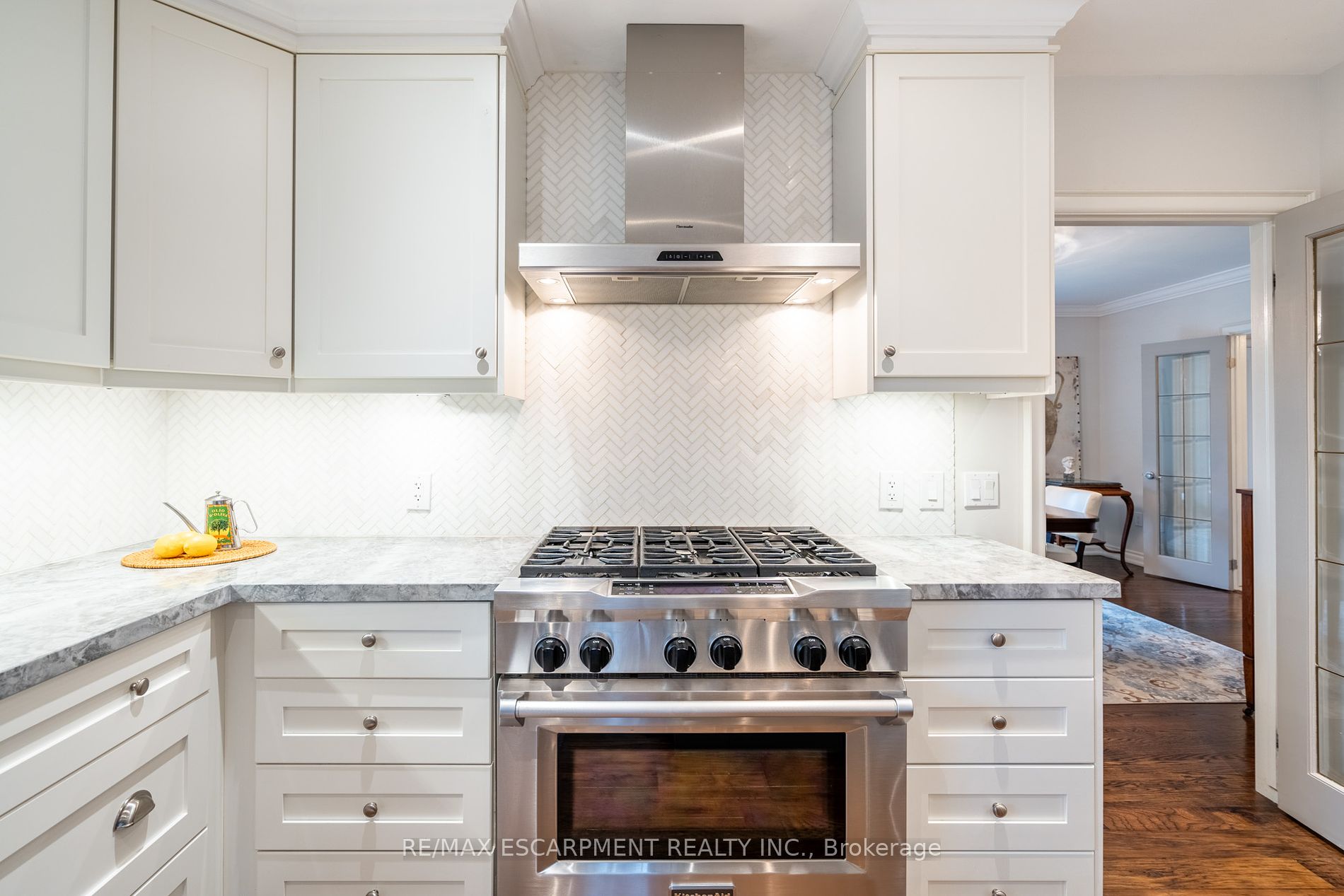 4306 Lakeshore Road
