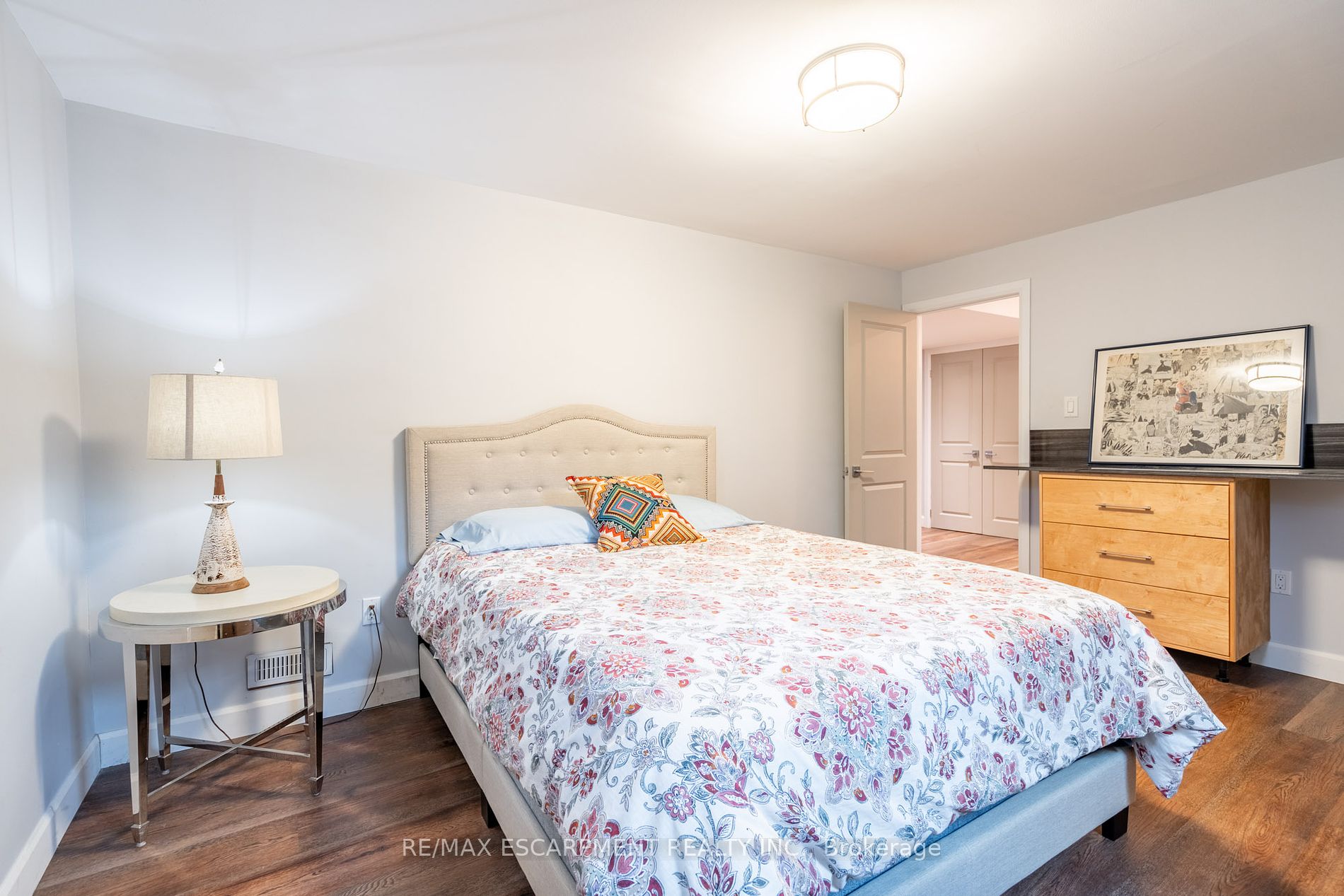 4306 Lakeshore Road