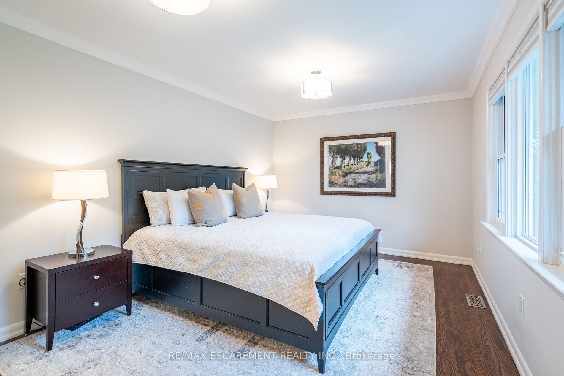 4306 Lakeshore Road