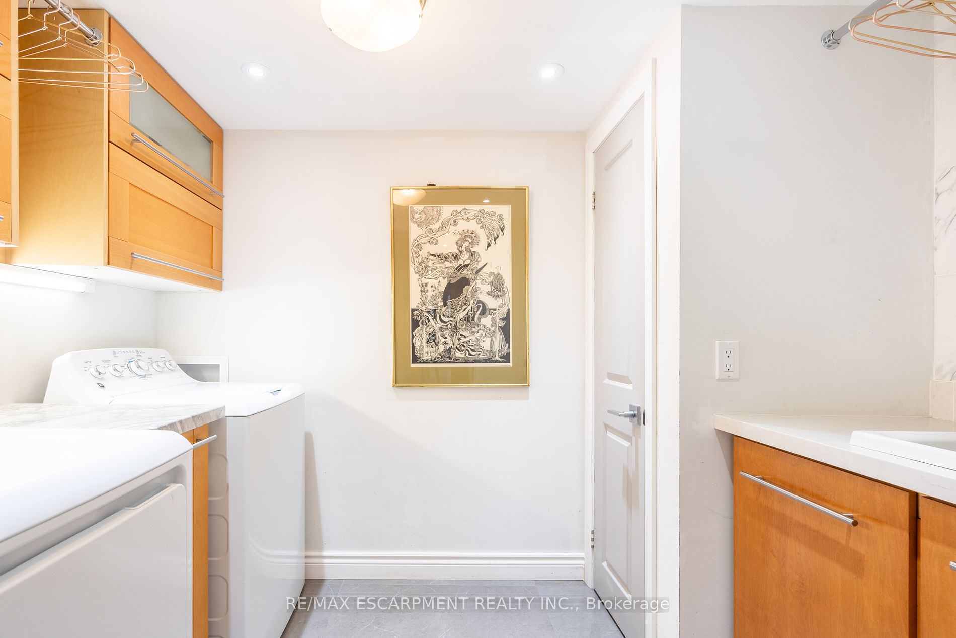 4306 Lakeshore Road