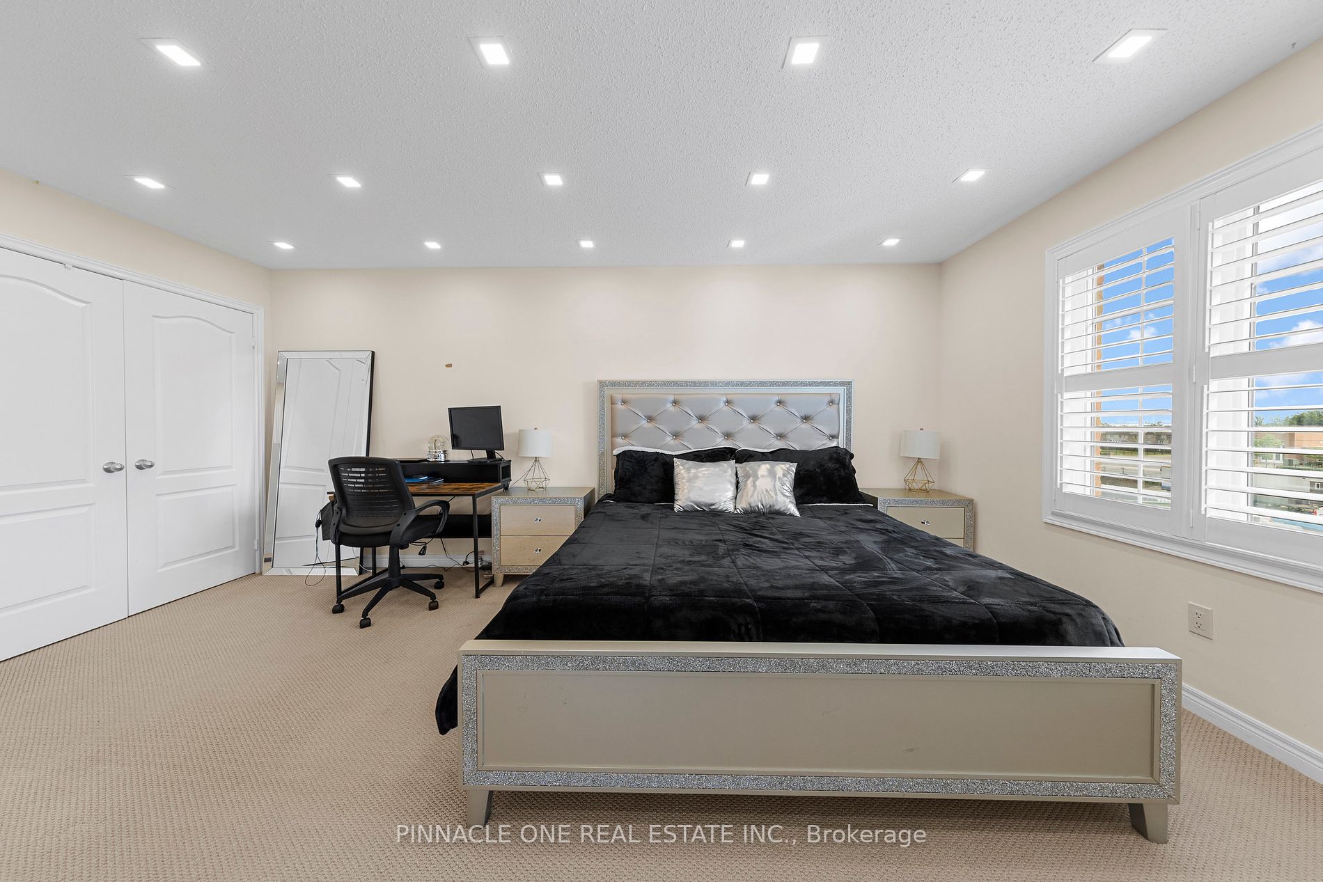 142 Sky Harbour Dr