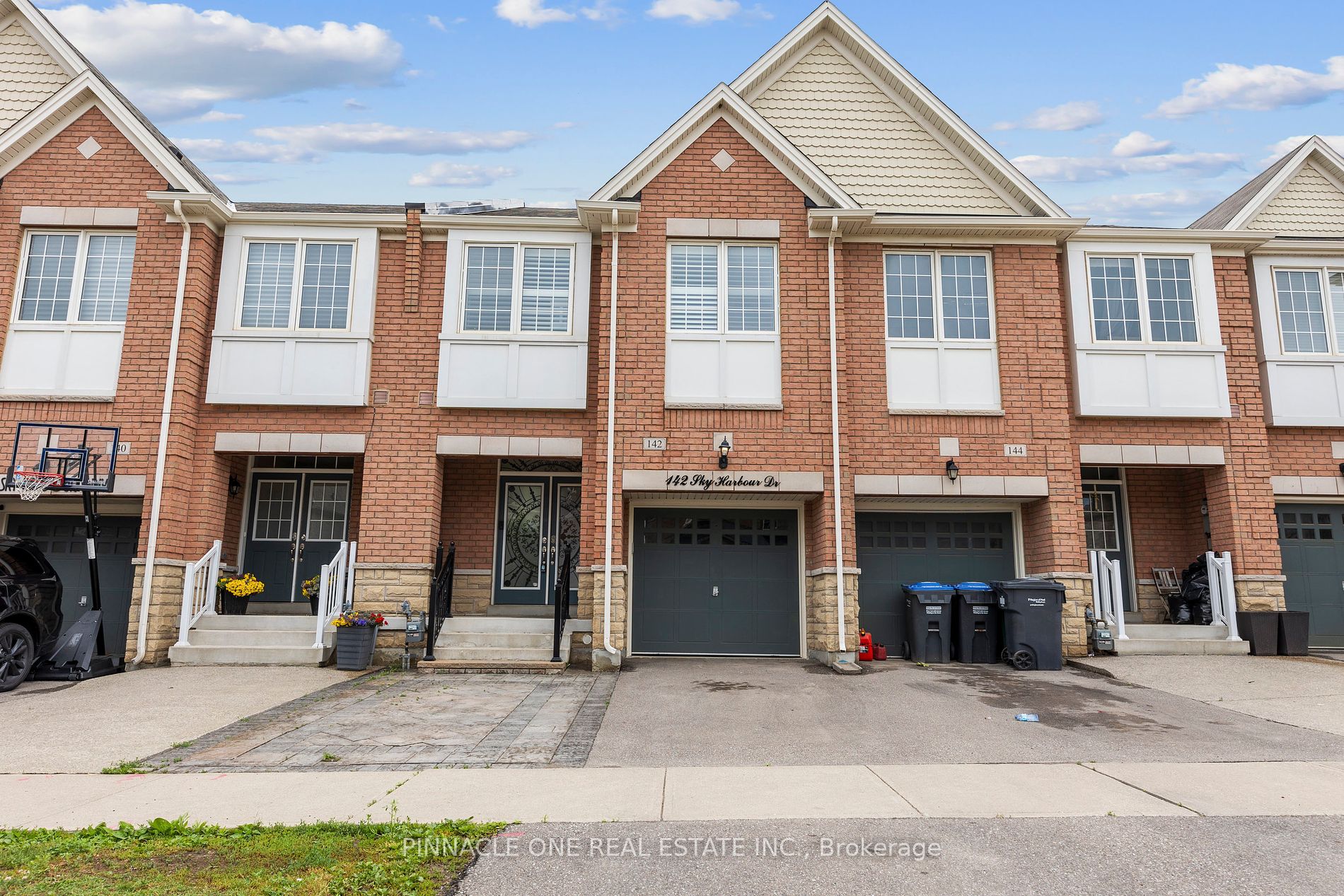 142 Sky Harbour Dr
