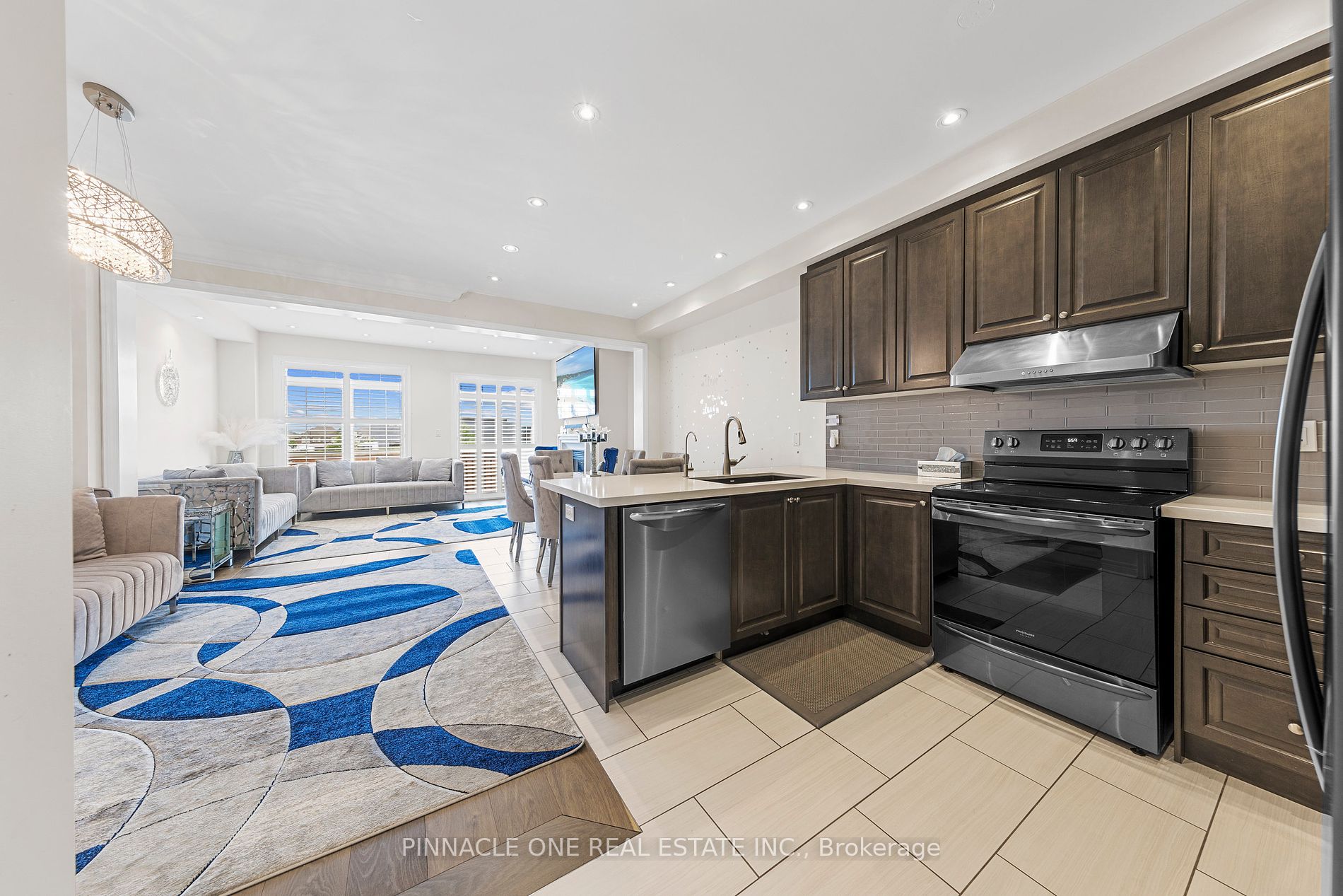 142 Sky Harbour Dr