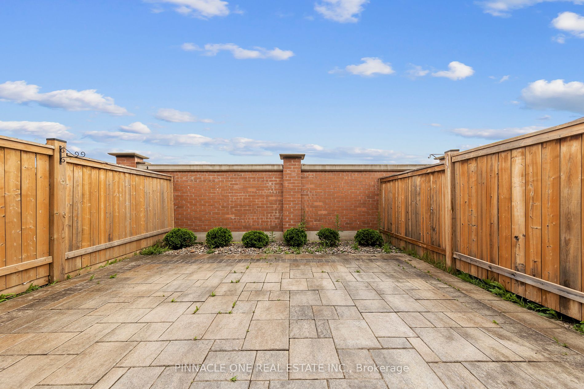 142 Sky Harbour Dr